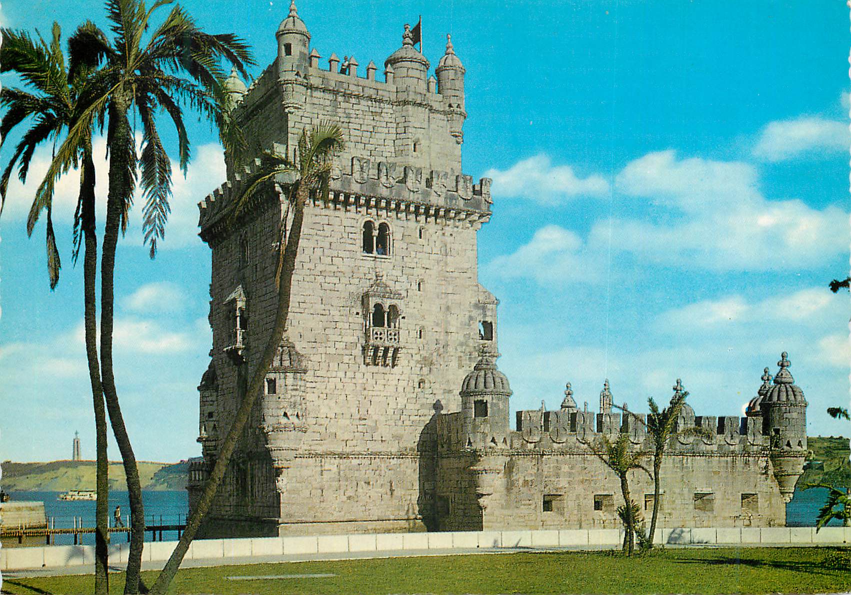 CPM Lisboa Monument des Decouvertes et la Dock de Antem