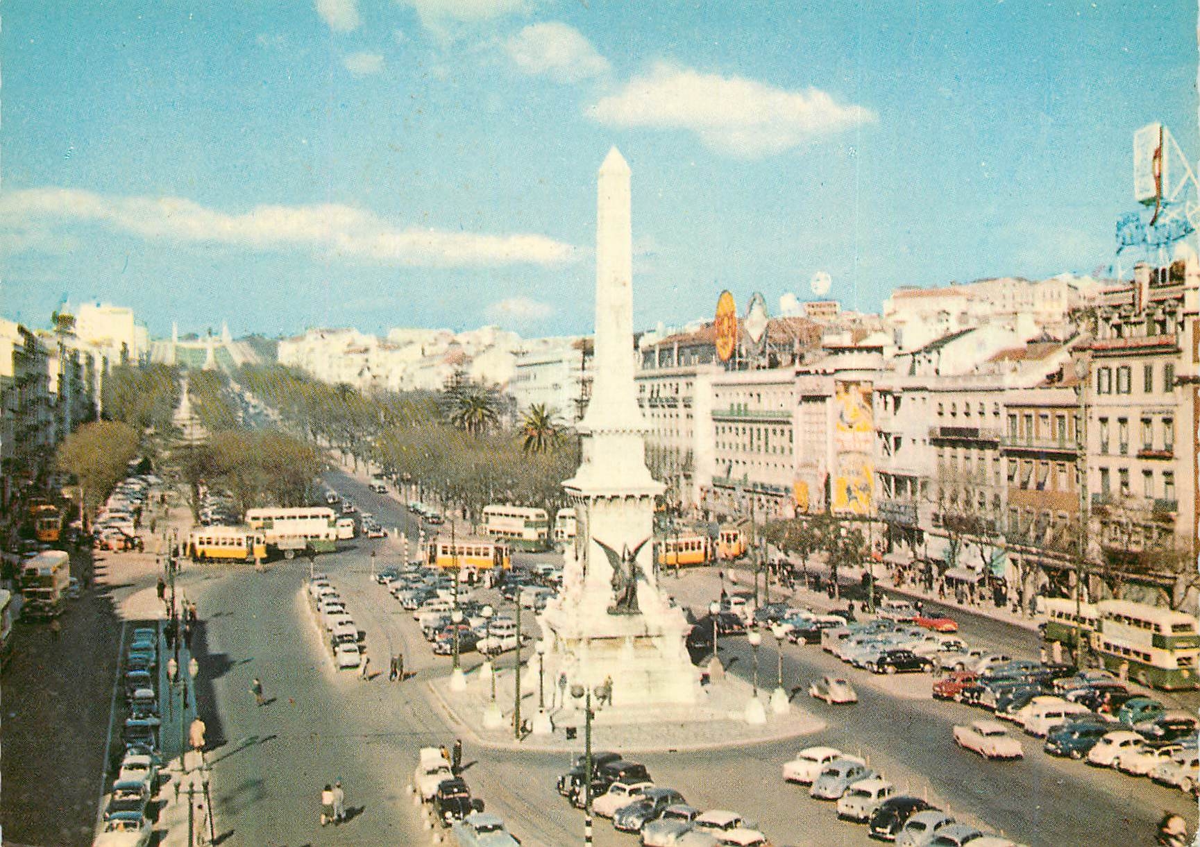 CPM Lisboa Place des Restauradores et Av de la Liberte