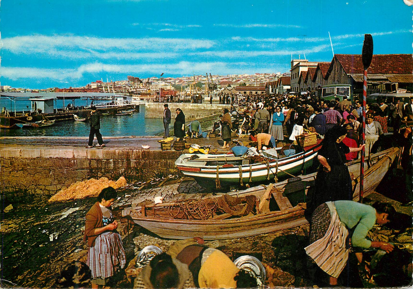 CPM Lisboa Quai de Ribeira bateaux de peche