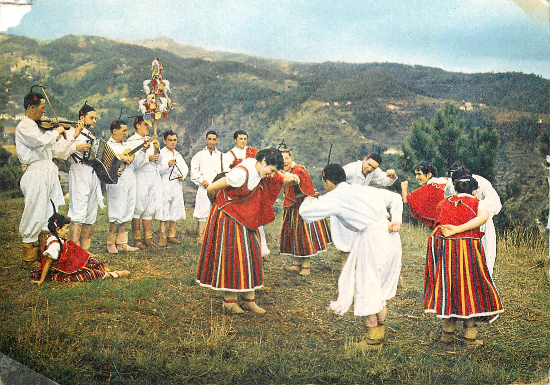 CPM Madeira 96 danses folkloriques a camacha