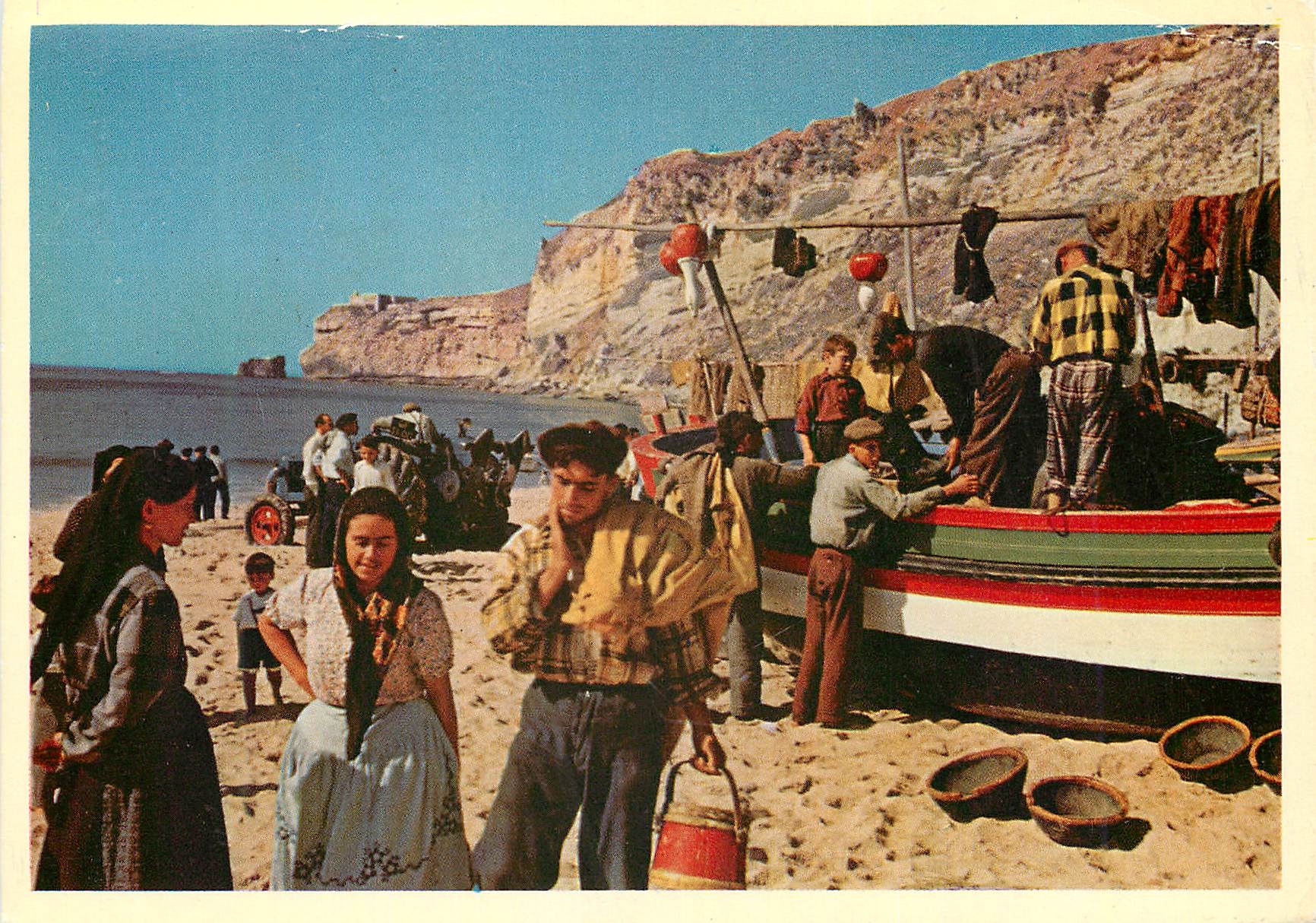 CPM 5 nazare portugal pescadores de nazare Bateaux