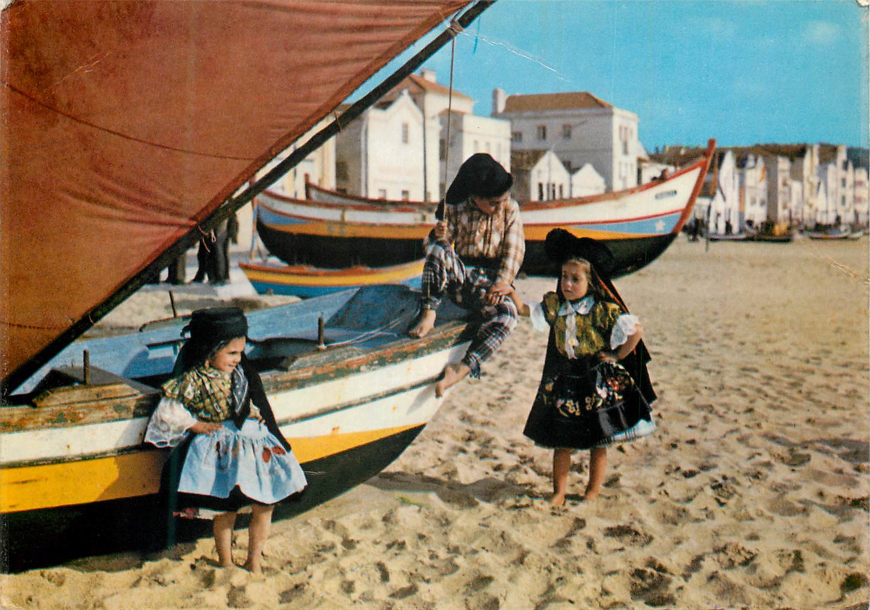 CPM 81 nazare portugal costumes typiques