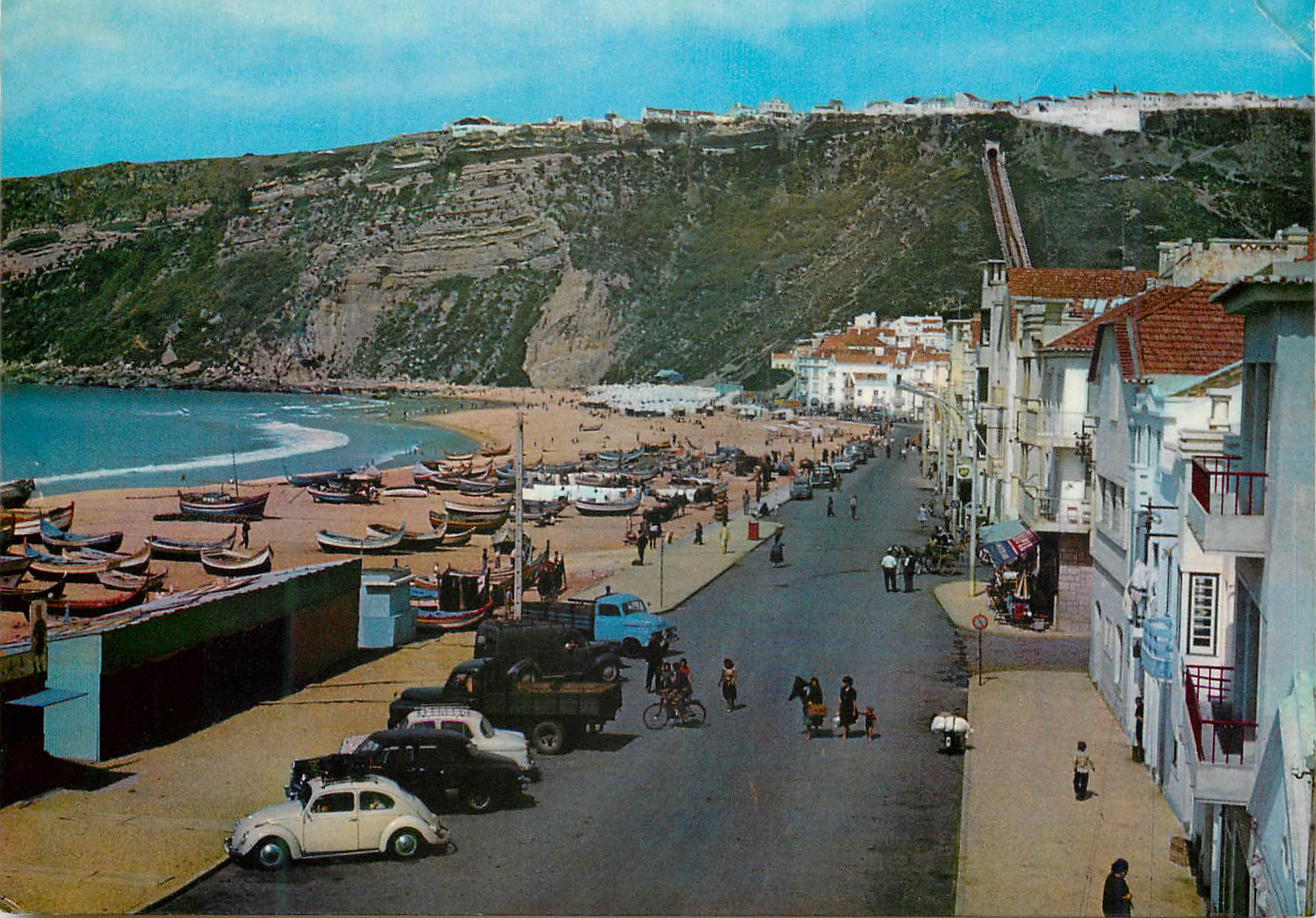 CPM 56 nazare portugal avenue et plage