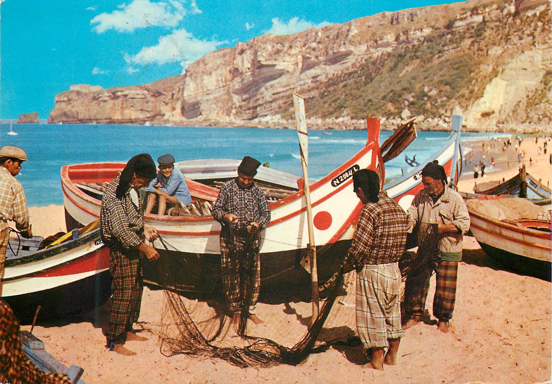 CPM 52 nazare portugal raccommodent les filets