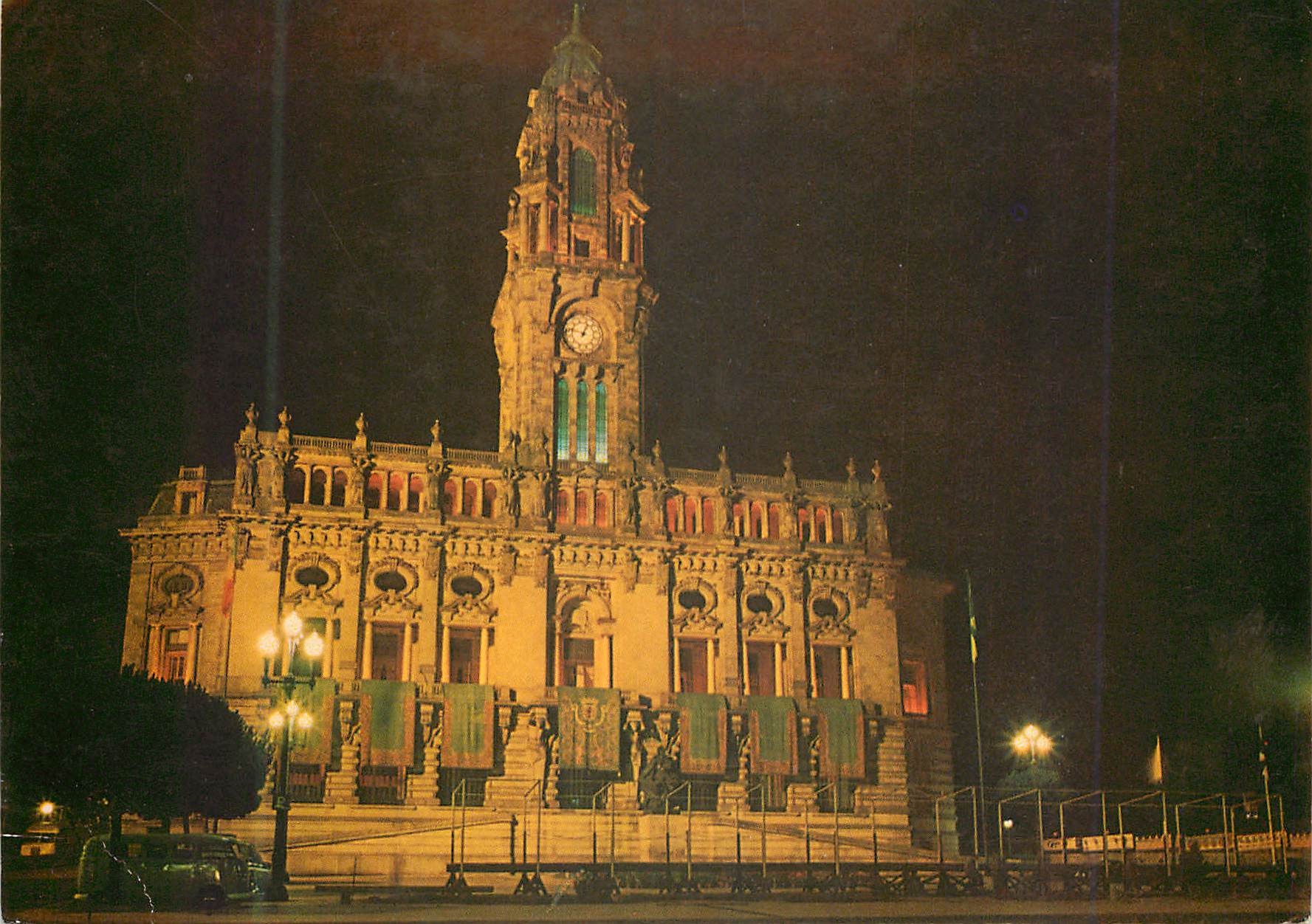 CPM 2111 porto portugal hotel de ville a porto(vue le soir)