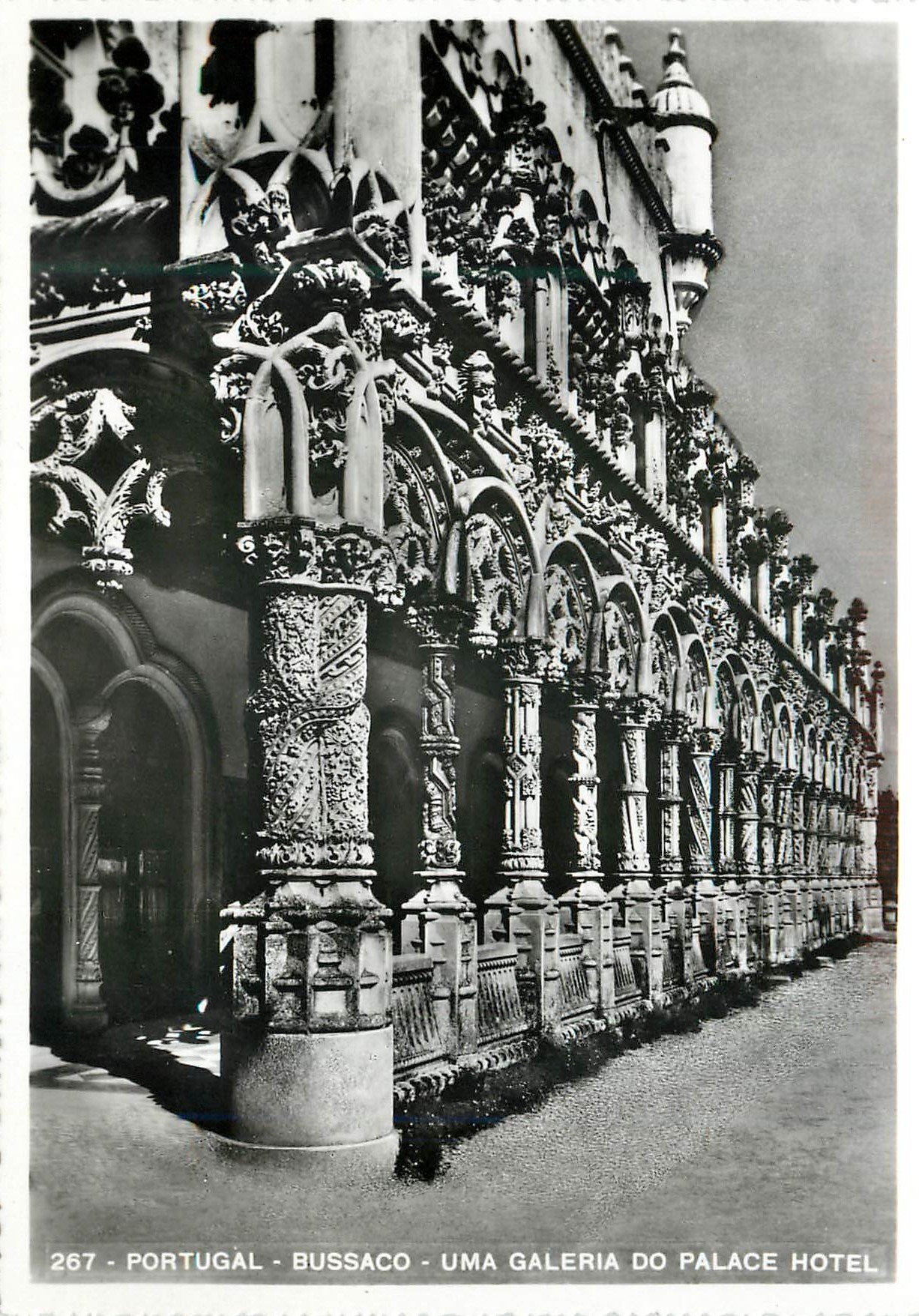 CPM 267 portugal bussaco uma galeria do palace hotel