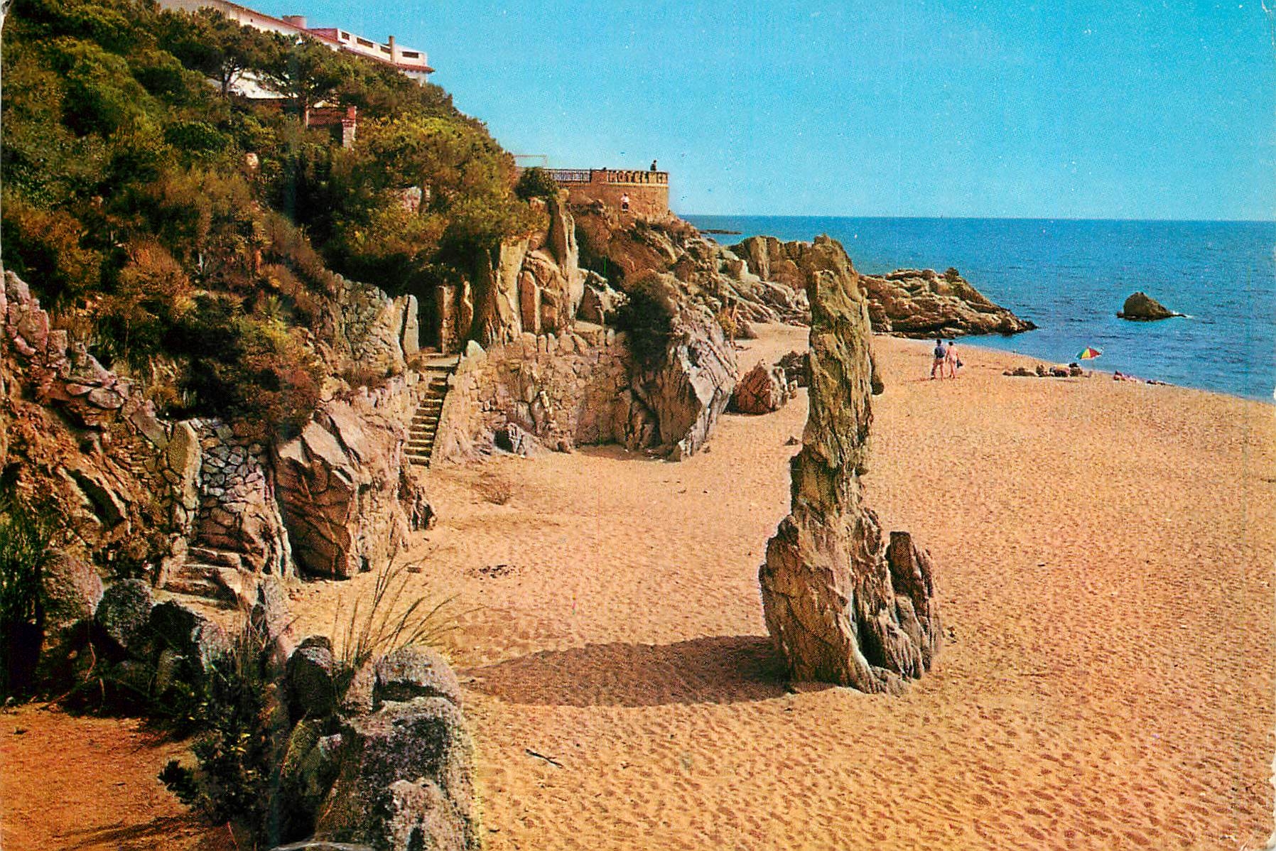 CPM Playa de aro(costa brava) 961 la plage et son serpentant chemin de ronde