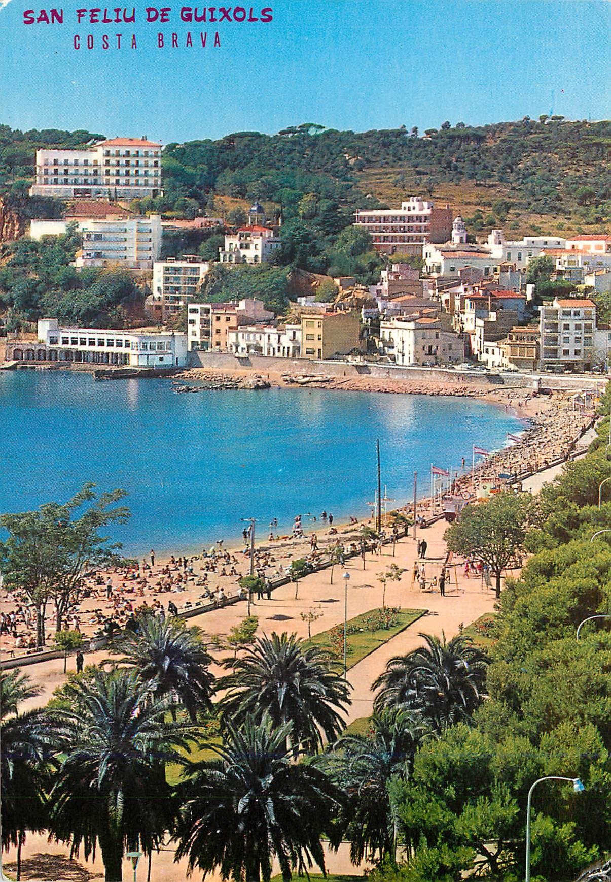 CPM Costa brava espana san feliu de guixols 762 le park des plages et le reco de garbi au fond