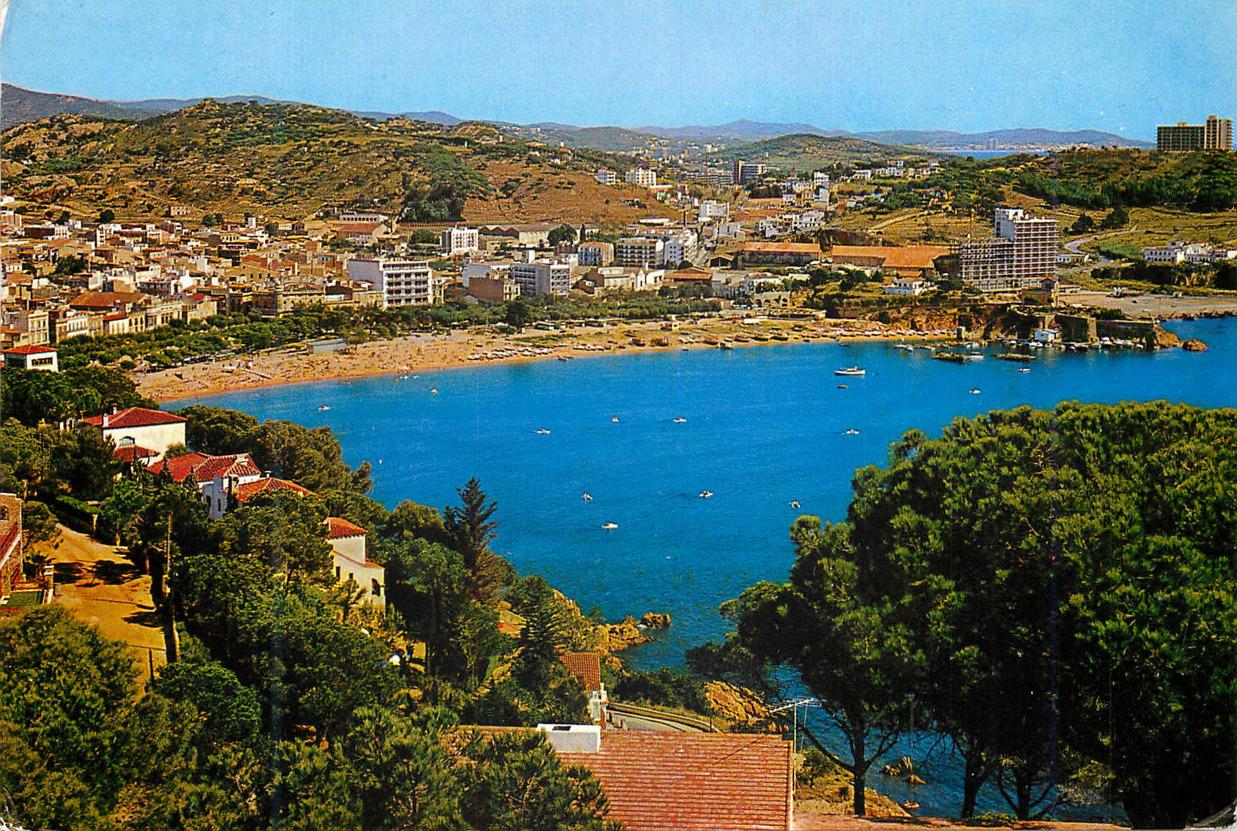 CPM Costa brava espana san feliu de guixols 756 sa belle rade vue des la colline de saint elm