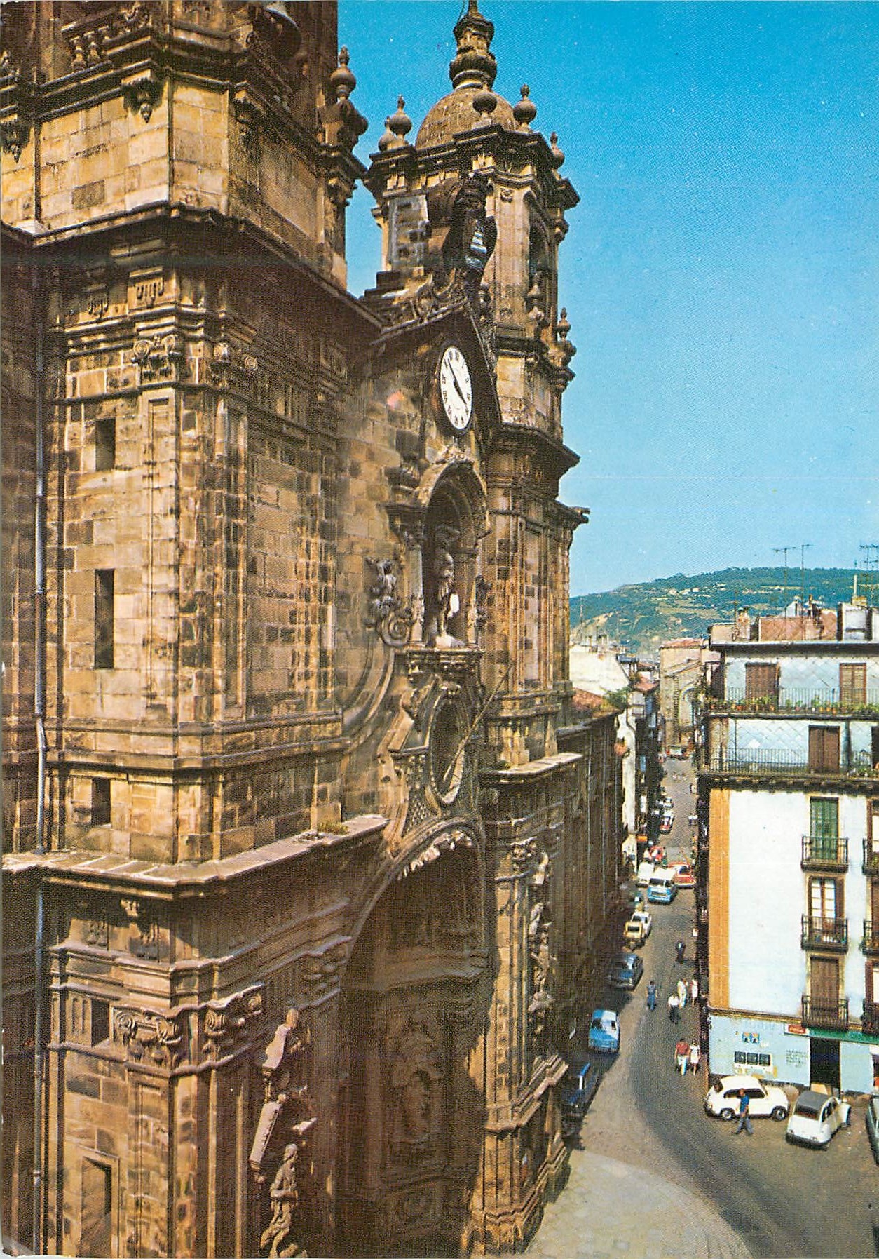 CPM San sebastian 58 l eglise de sainte marie et la rue 31 d aout