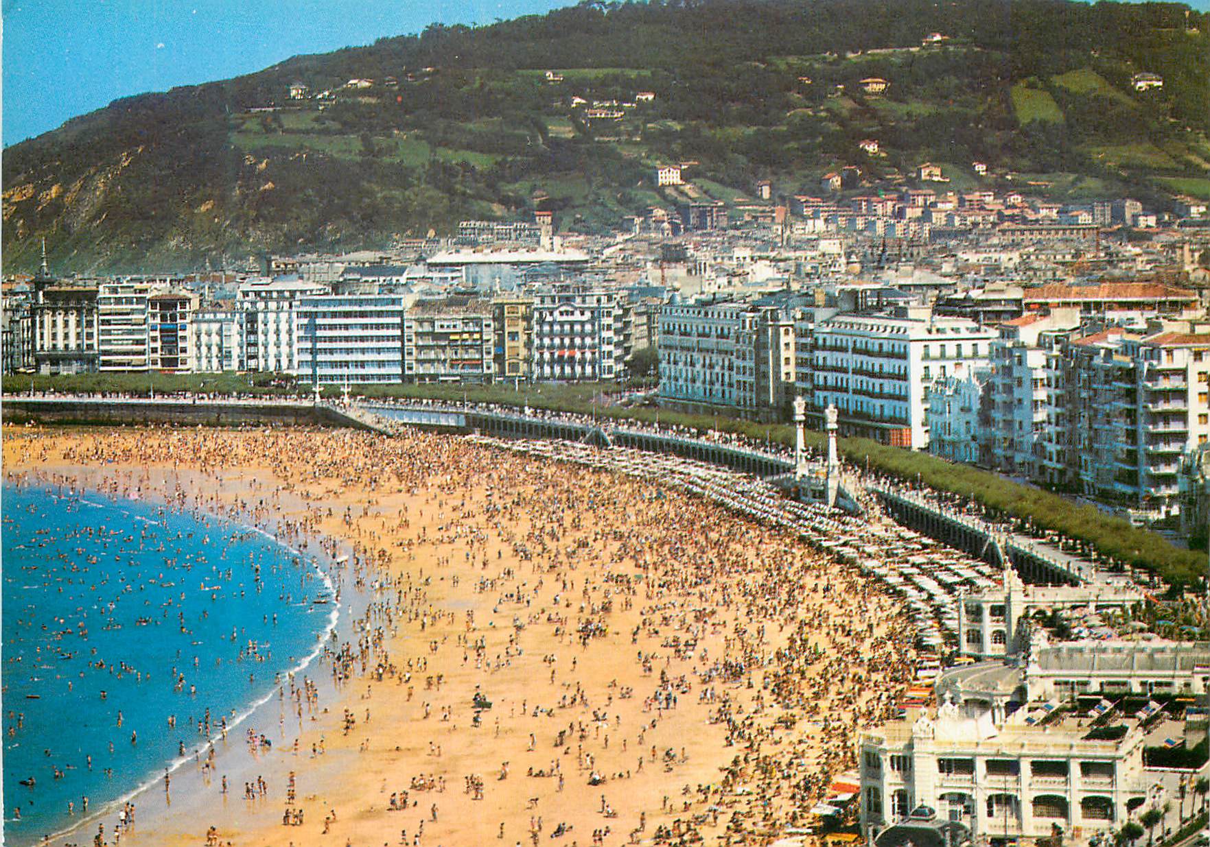 CPM San sebastian 55 promenade et plage de la concha