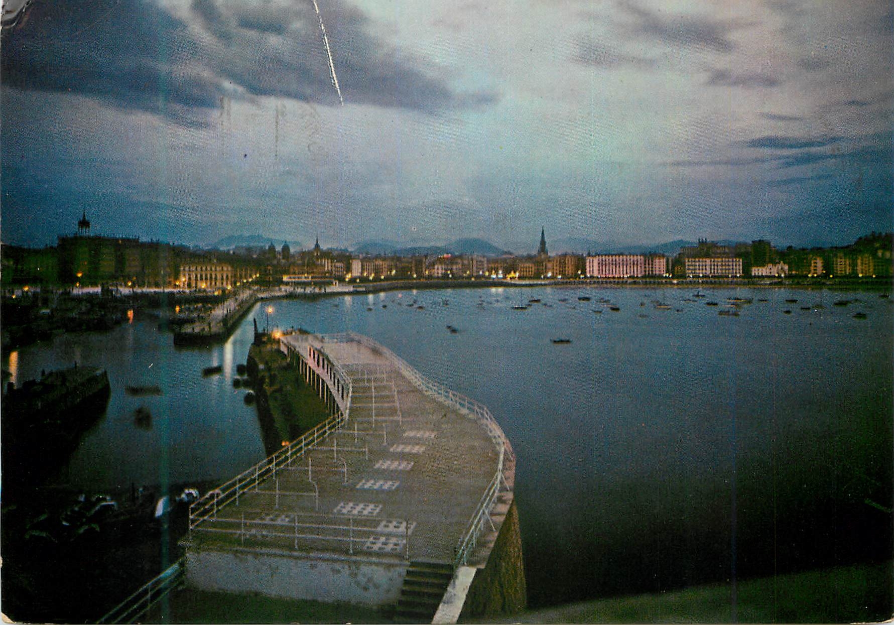 CPM San sebastian n 14 vue nocturne du port