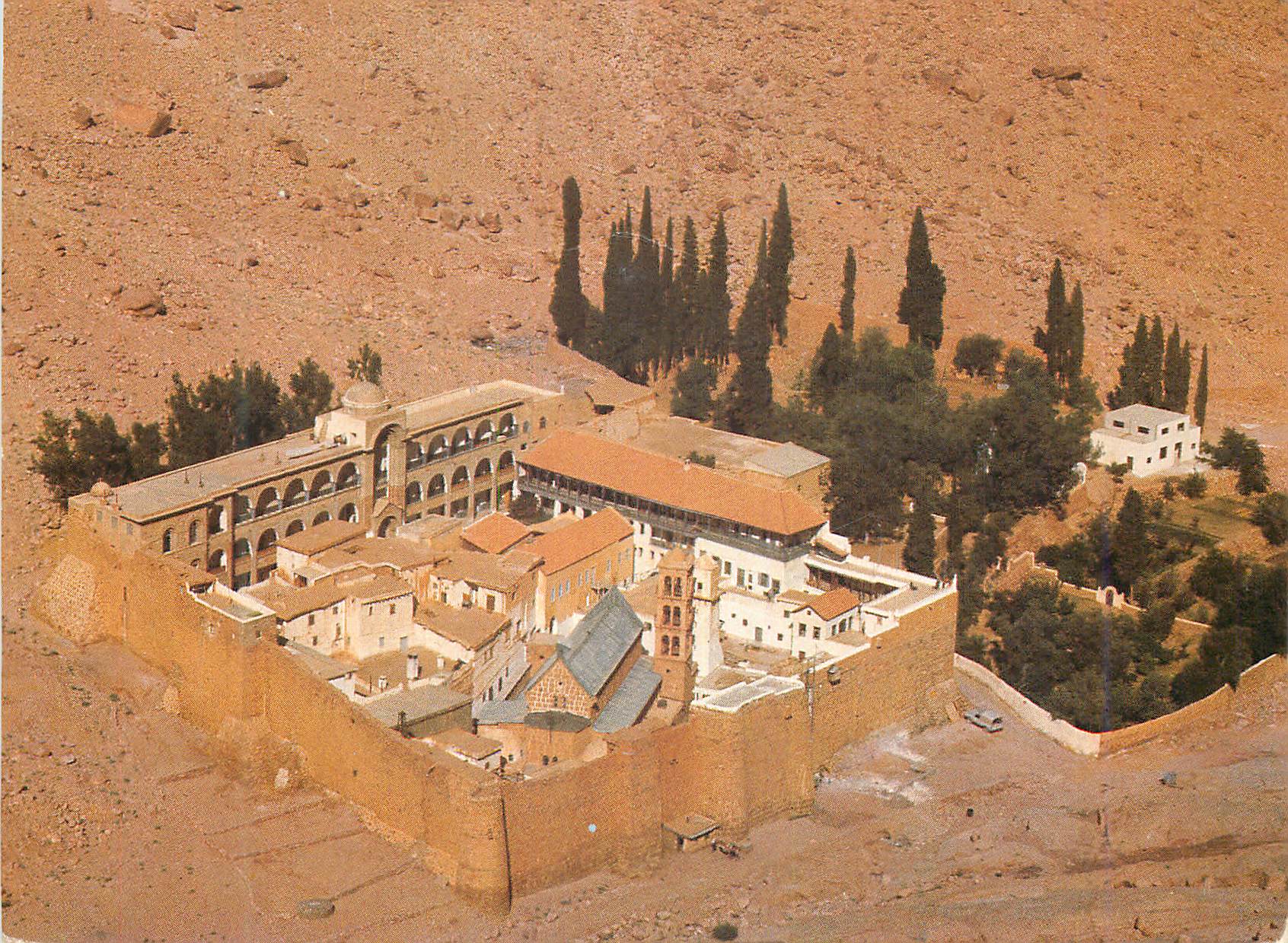 CPM Au pied du mont Sinai le monastere Sainte-Catherine