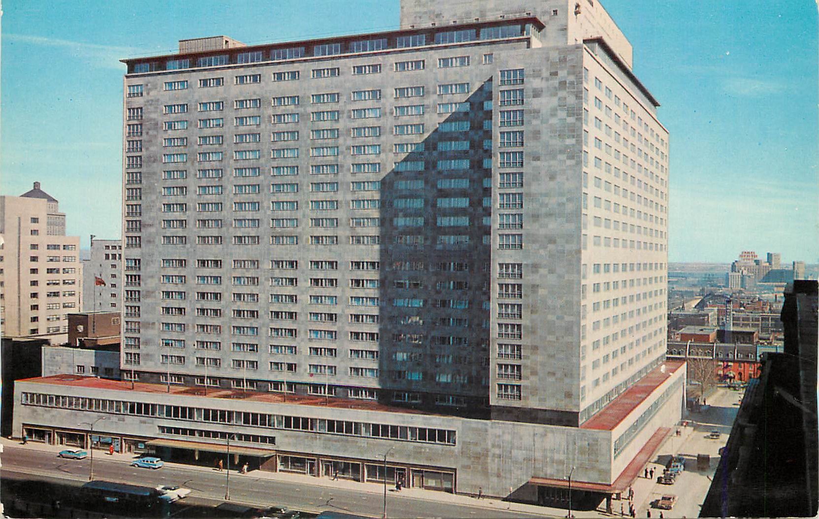 CPM Canada Montreal Le Magnifique nouvel Hotel Reine Elizabeth