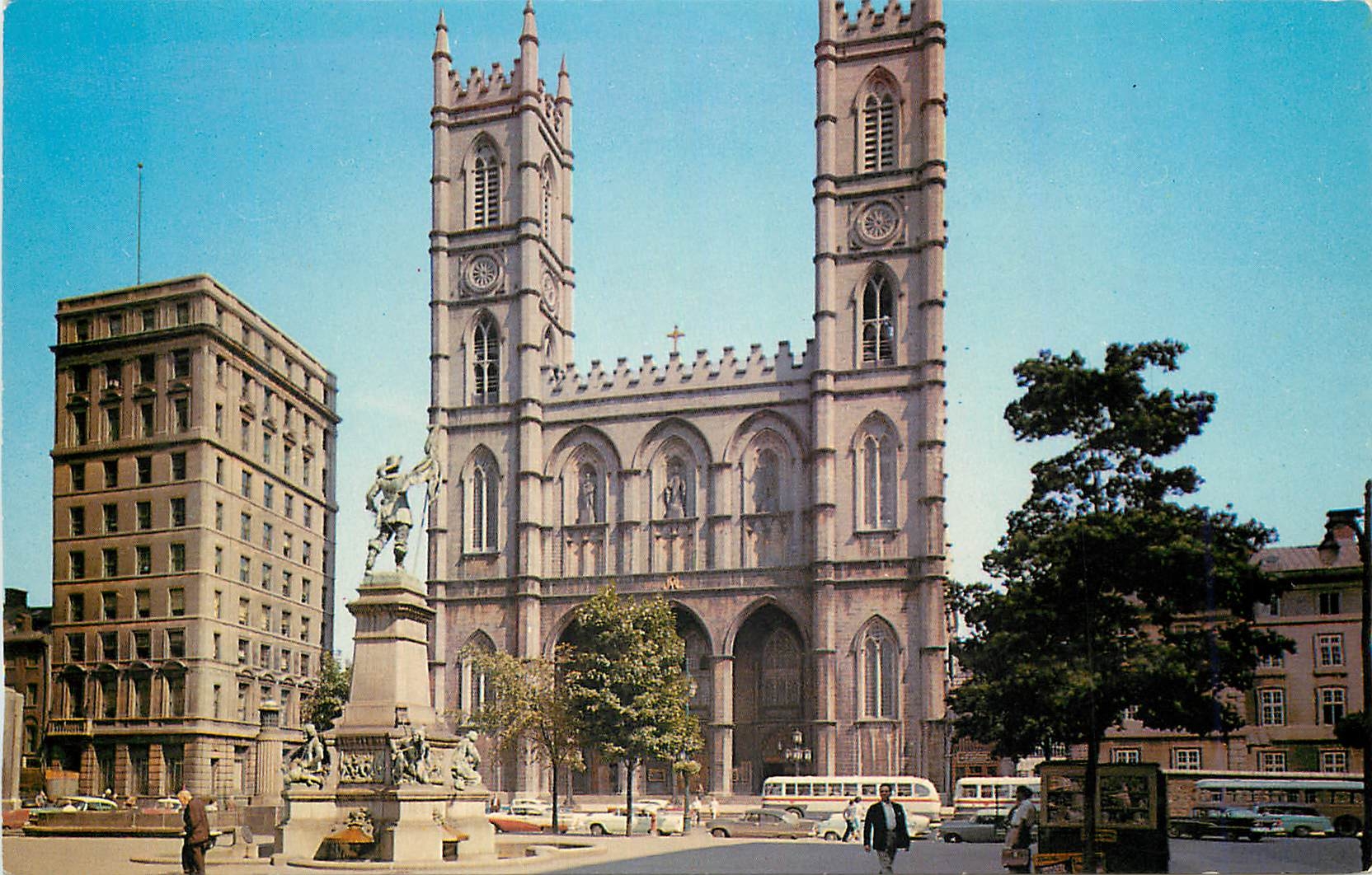 CPM Canada Montreal Quebec La manifique et historique Eglise Notre-Dame domine la Place d'Armes