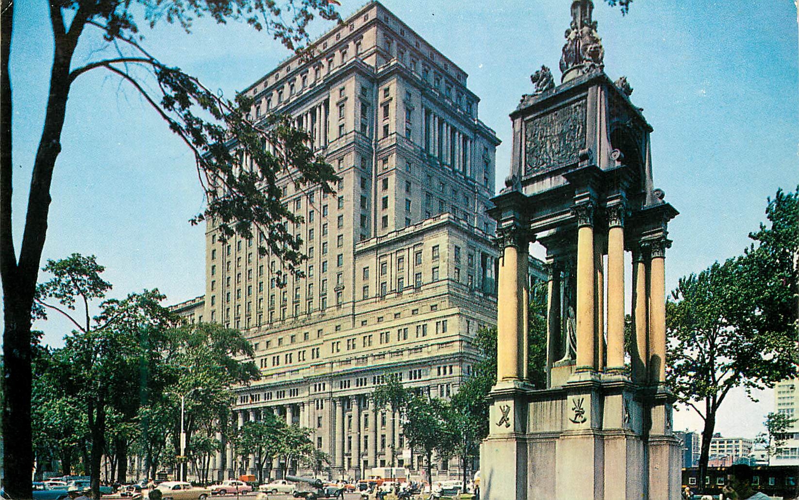 CPM Canada Montreal L'edifice Sun Life au Carre Dominion