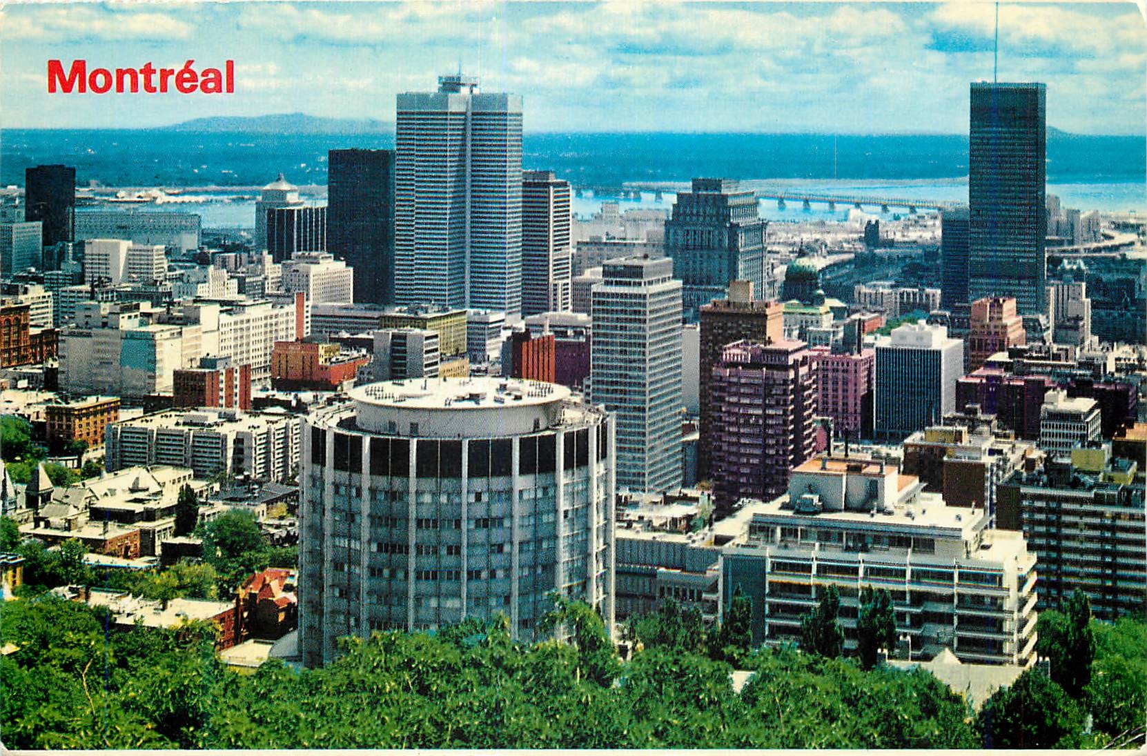 CPM Canada Montreal Quebec La Ville Vue du Belvedere du Mt Royal