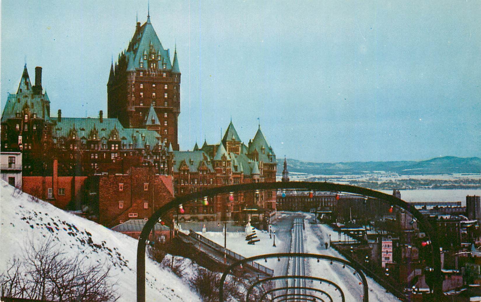 CPM Canada Quebec La glissoire sur la terrase Dufferin