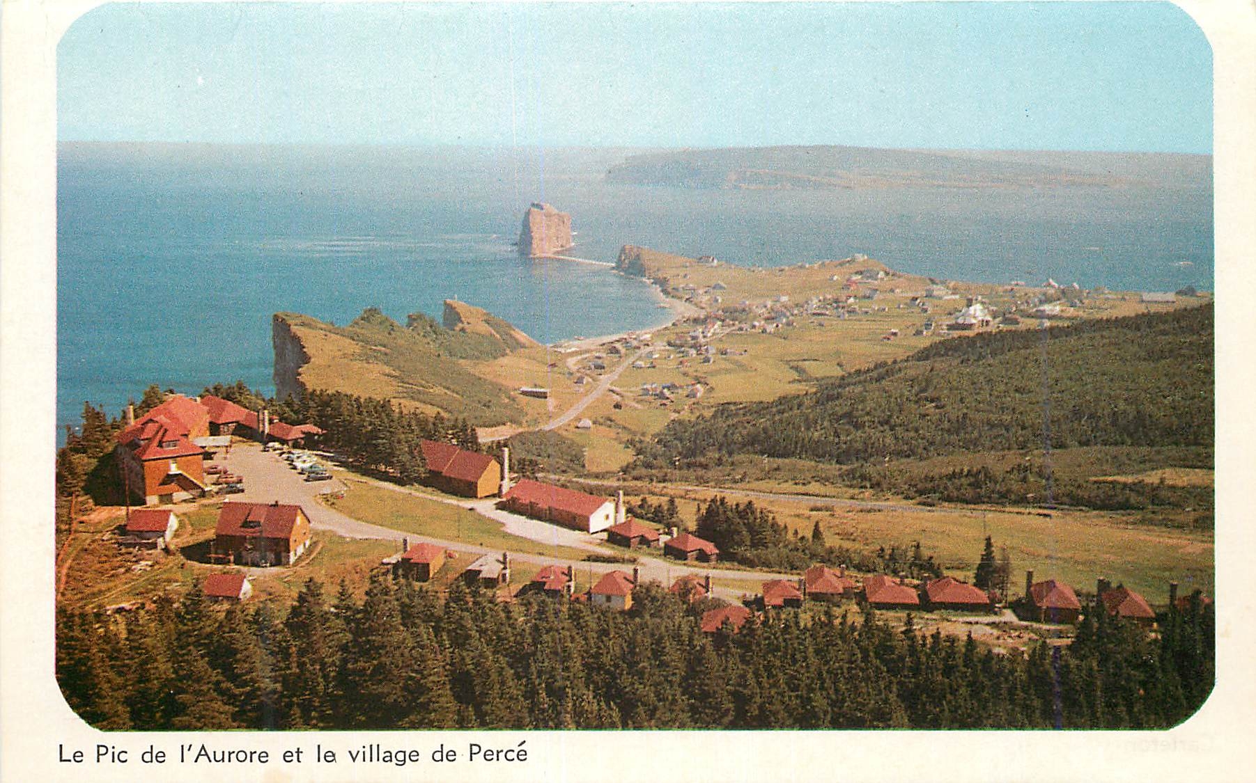 CPM Canada Le Pic de l'Aurore et le village de Perce