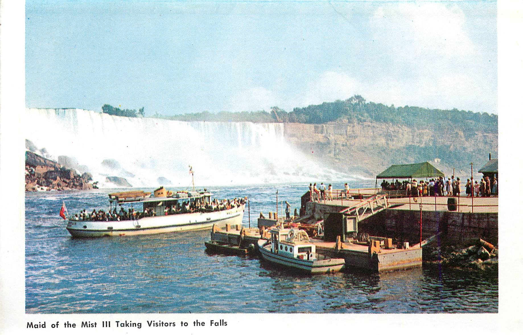 CPM Niagara Maid of the Mist III Taking Visitors to the Falls