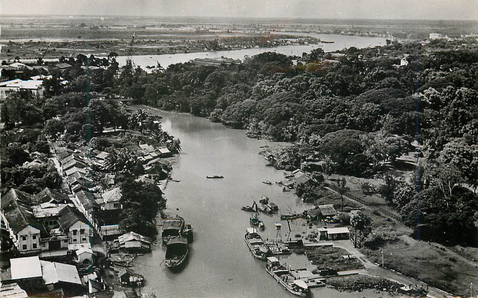 CPM Saigon Vu du Ciel l'Arroyo de l'Avalanche le Jardin Botanique et la Riviere de Saigon