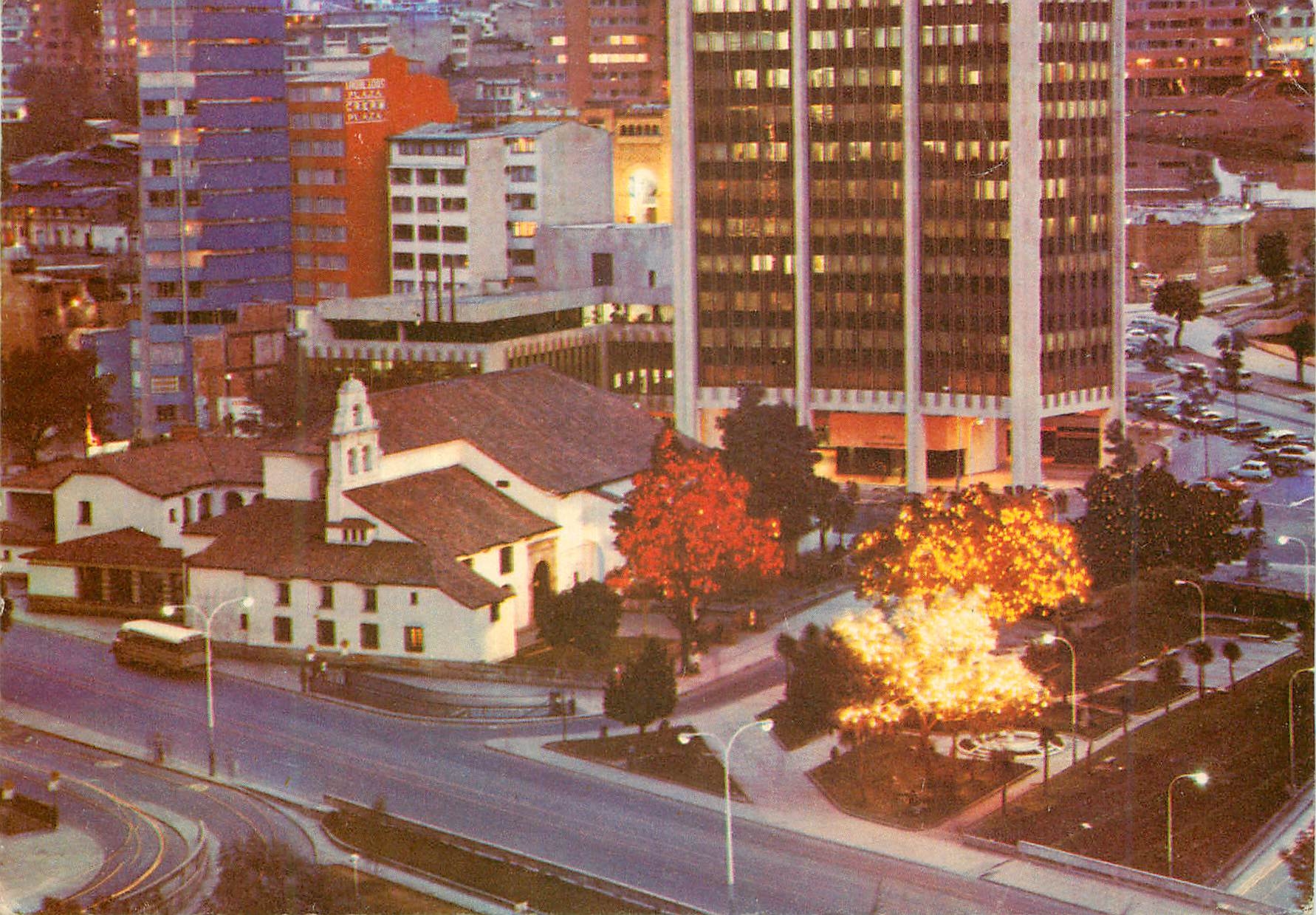 Bogota (D.E.) Colombie — Vista nocturna de la Colonial Iglesia de San Diego — Banco de Fotografías Moutfoto
