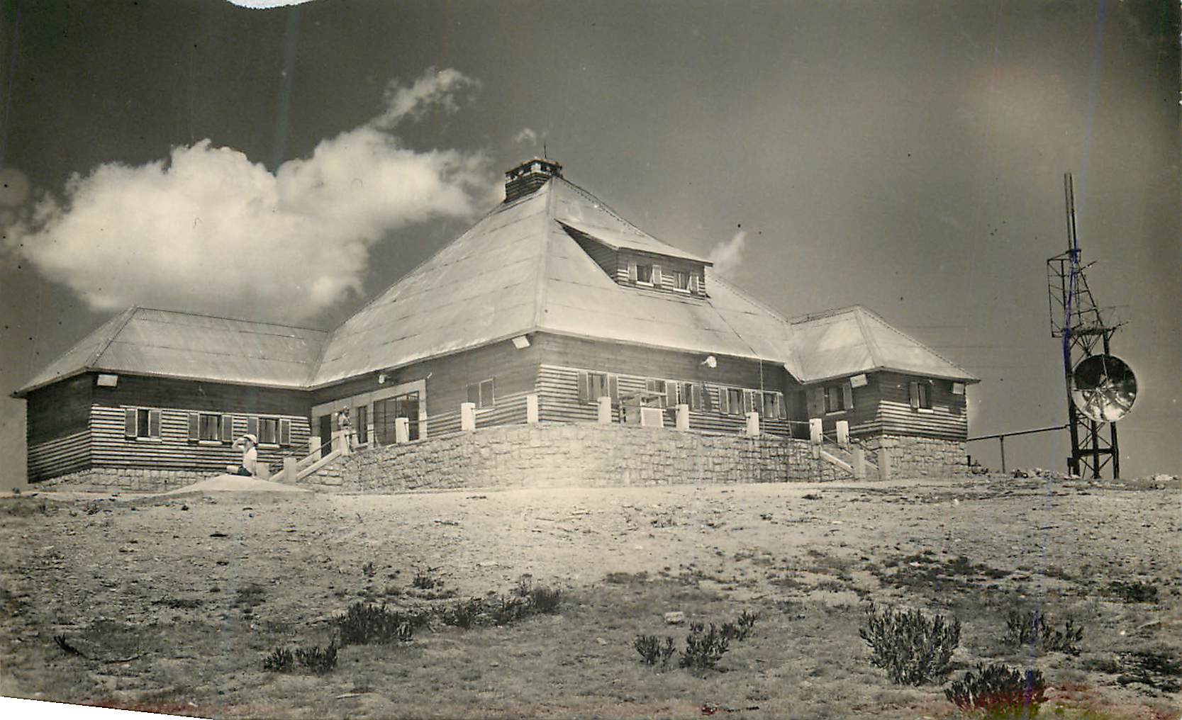 Puerto de Navacerrada — Station de télévision de Madrid — Casa Arias