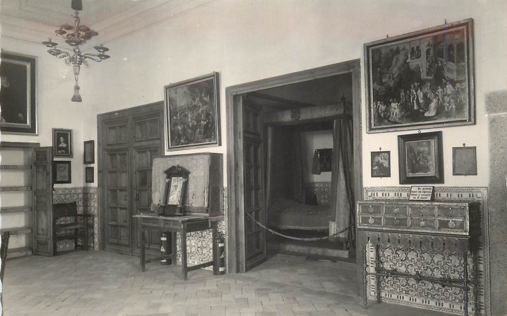 CPM EL Escorial Moastere chambre de Philippe II