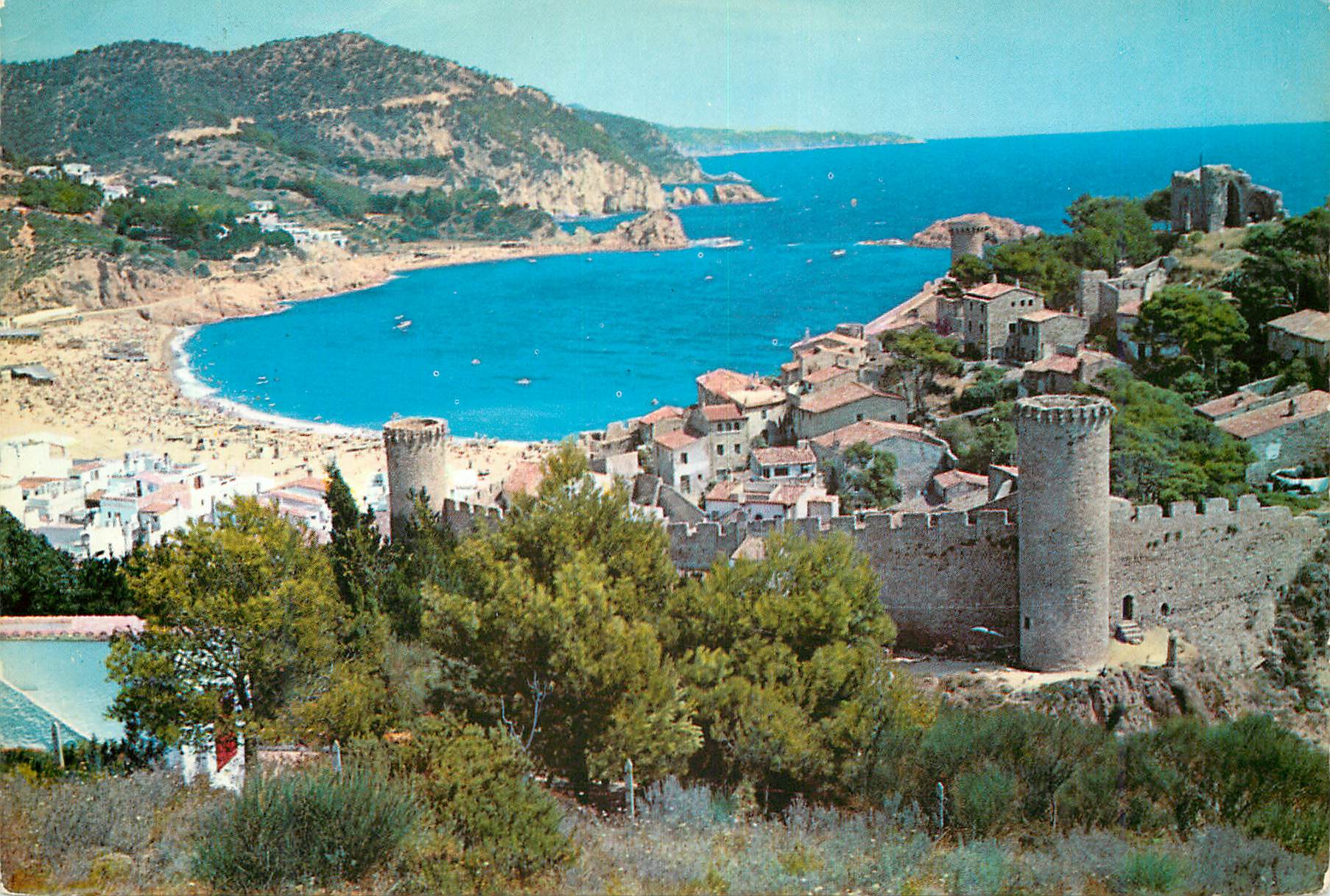CPM Tossa de Mar Costa Brava Vue Generale de la Vila Vella et de la Baie