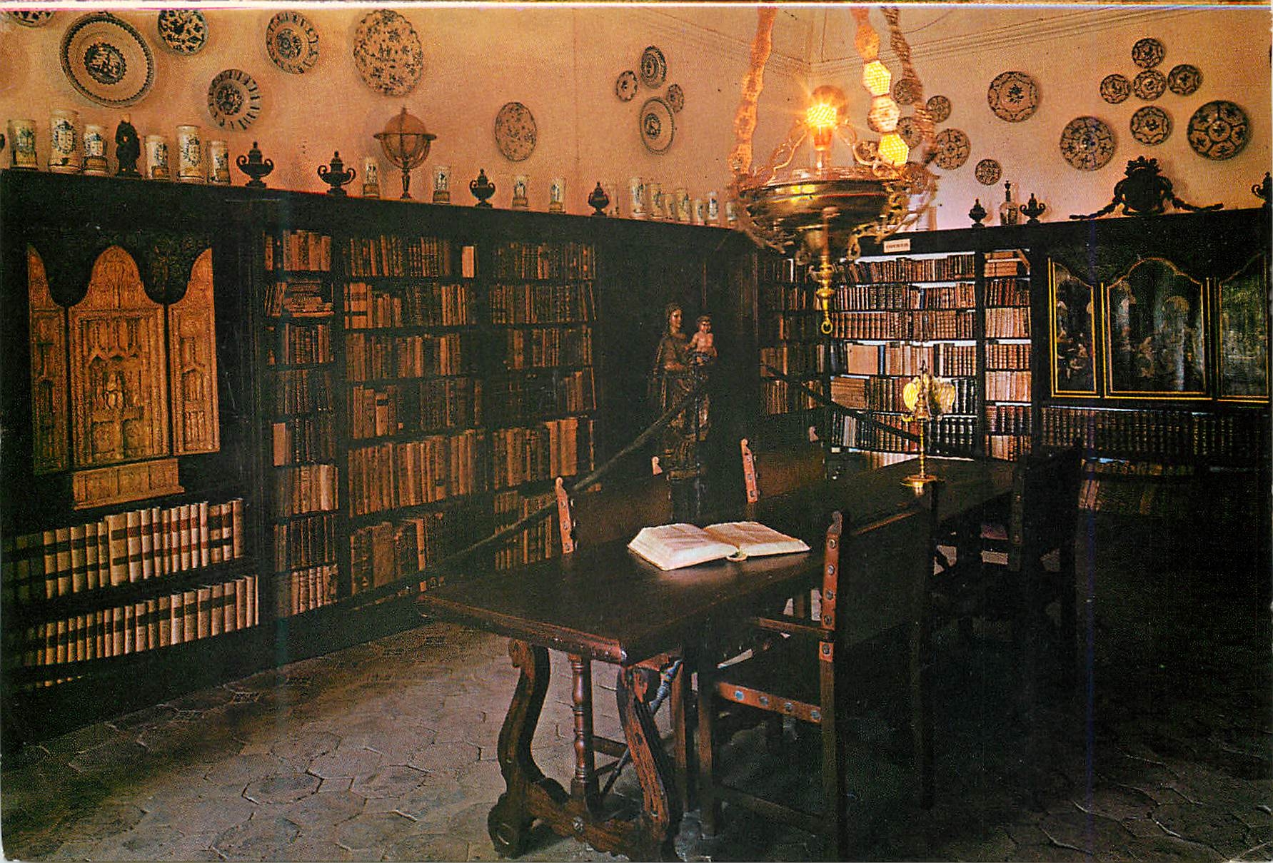 CPM Valldemossa Mallorca Interieur de la Chambre du Prior Bibliotheque