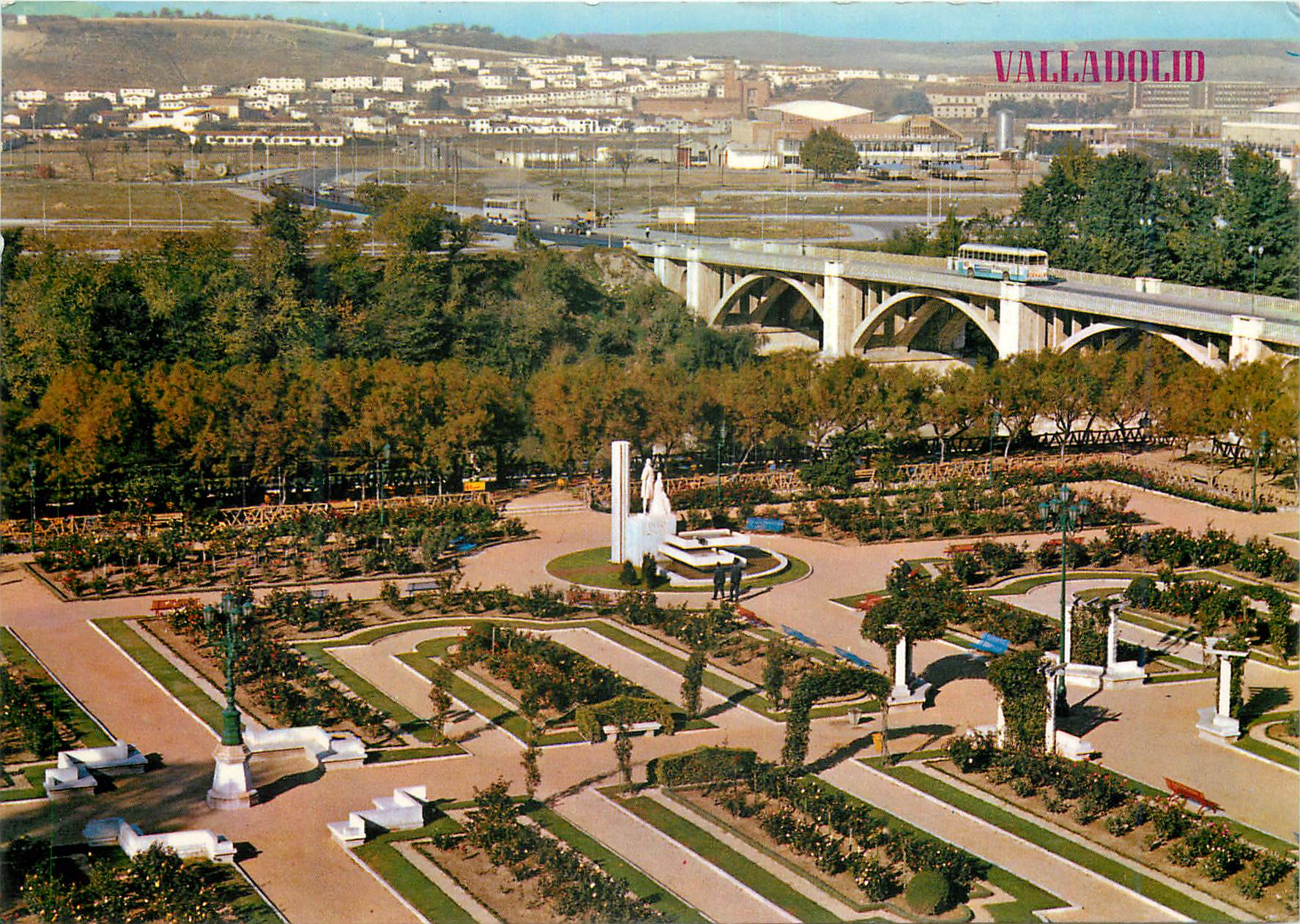 CPM Valladolid Roseraie Monument aux Rois Catholiques