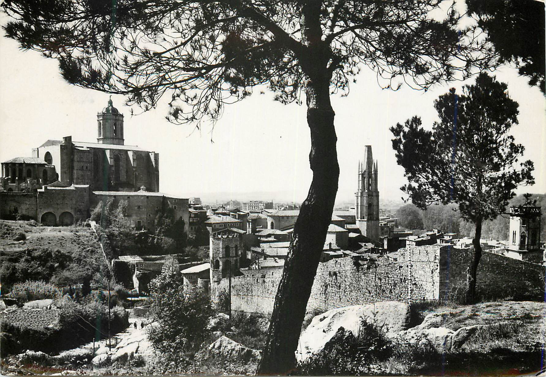 CPM Gerona Catedral S Felix y S Pedro de Galligons Desde Mantjuich
