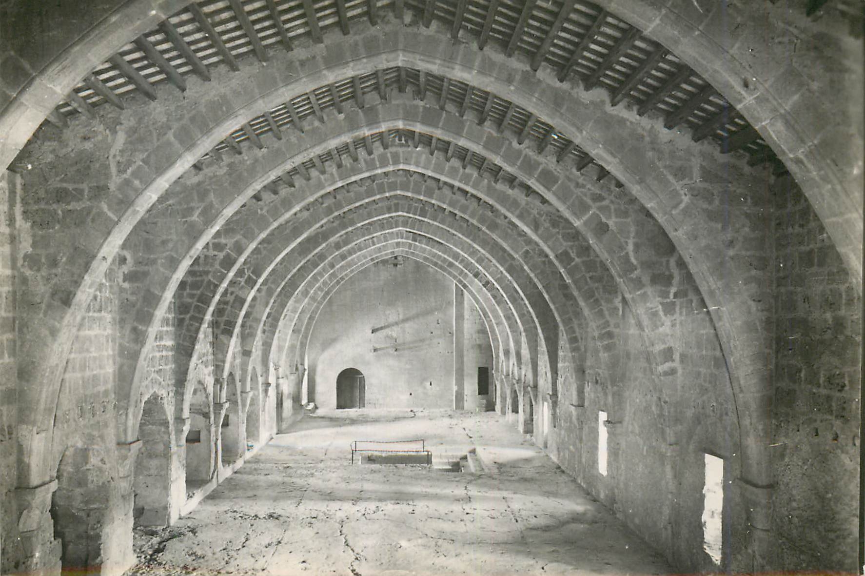 CPM Monasterio de santes Creus Dortoir Siglo XIII