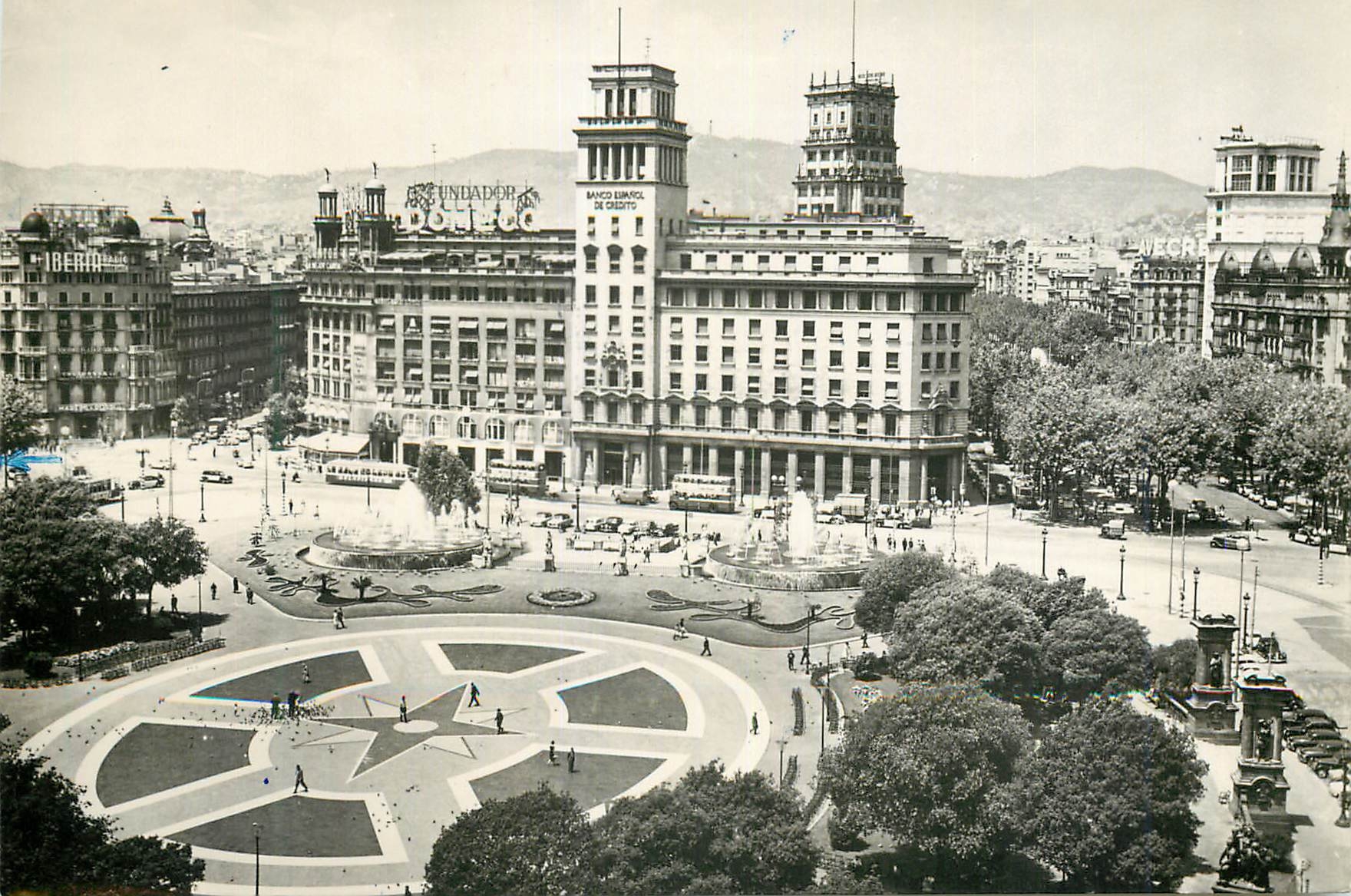 CPM Barcelona la Place de Catalogne
