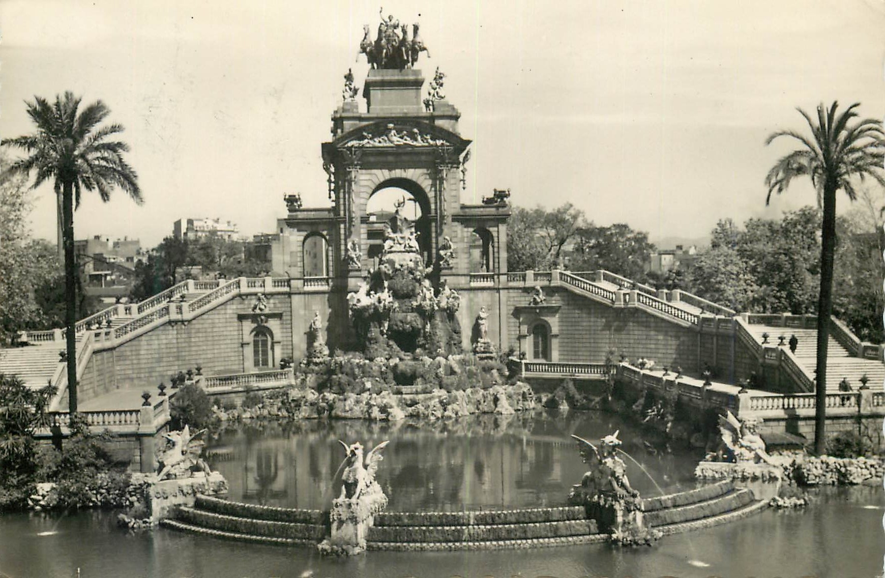 CPM Barcelona Parc de la Citadelle Fontaine Monumentale