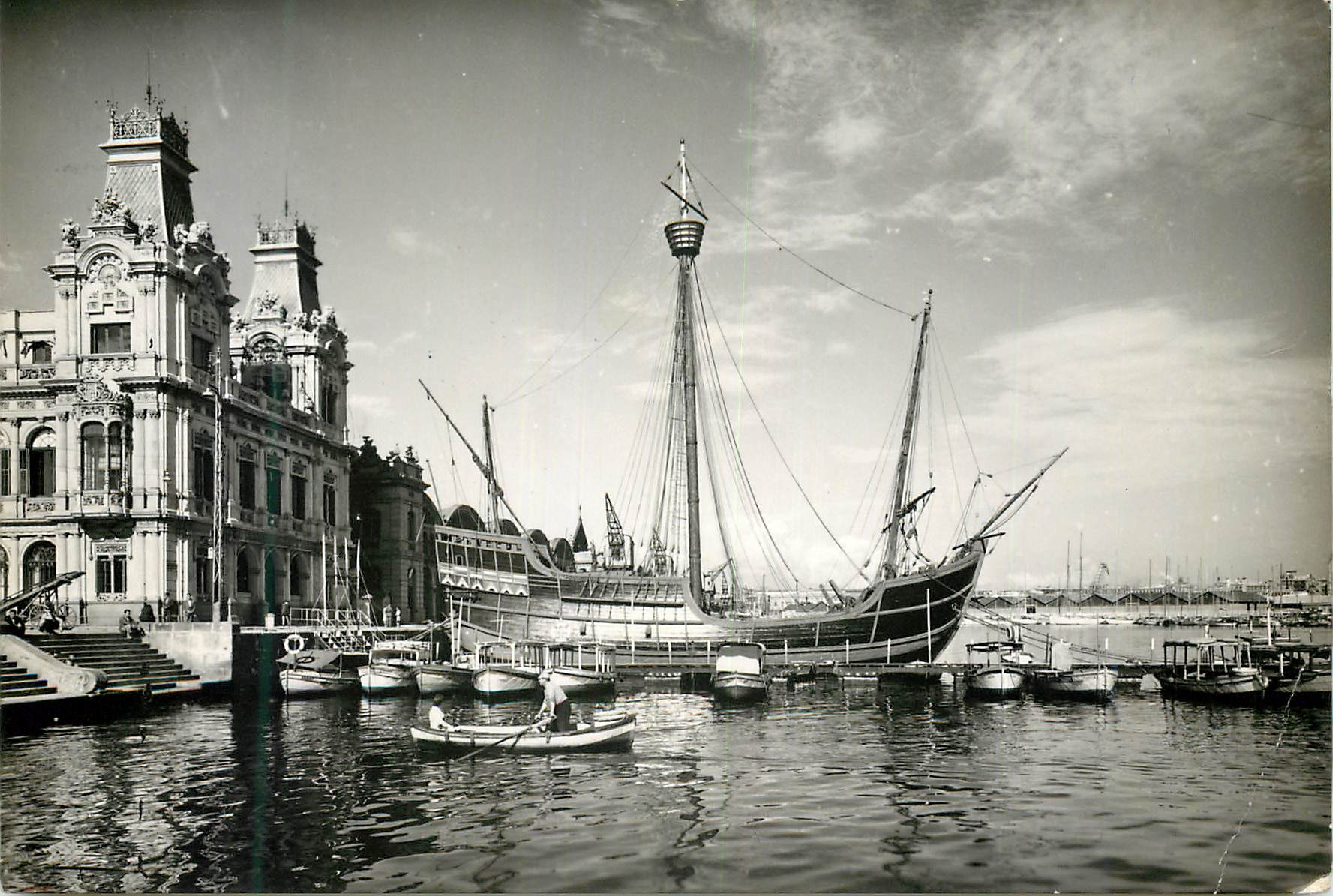 CPM Barcelona Detail du port et Caravelle the Harbour