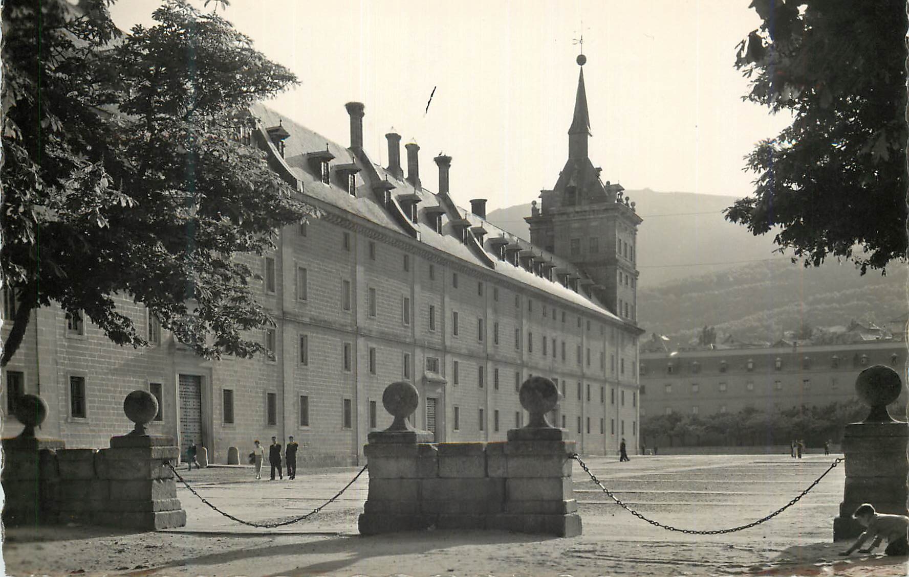CPM El Escorial Monastere Facade sur le Nord