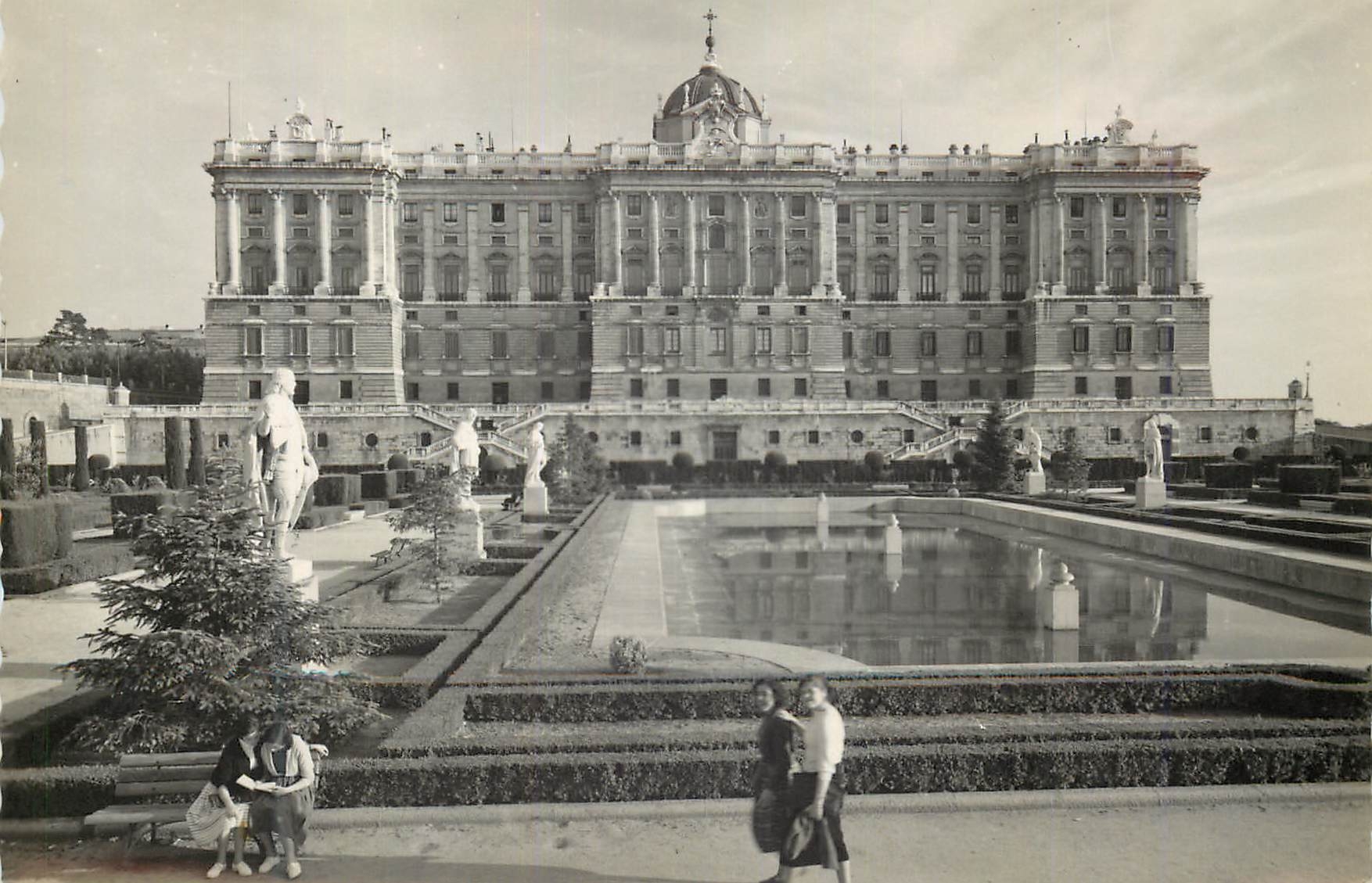 Madrid — Façade Nord du Palacio Nacional — Garcia Carrabell y Compañía