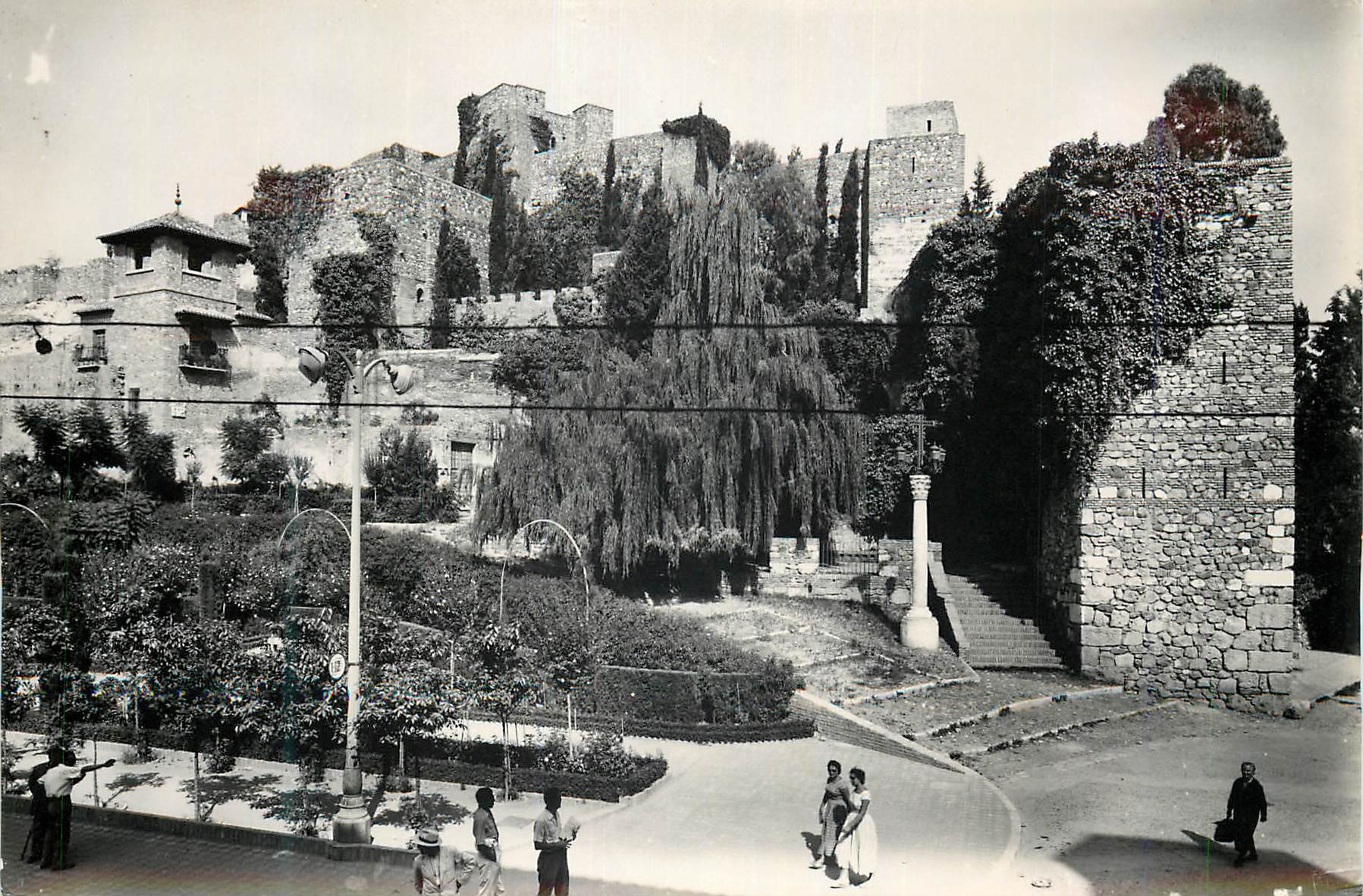CPM Malaga Entree a la Alcazaba Murailles