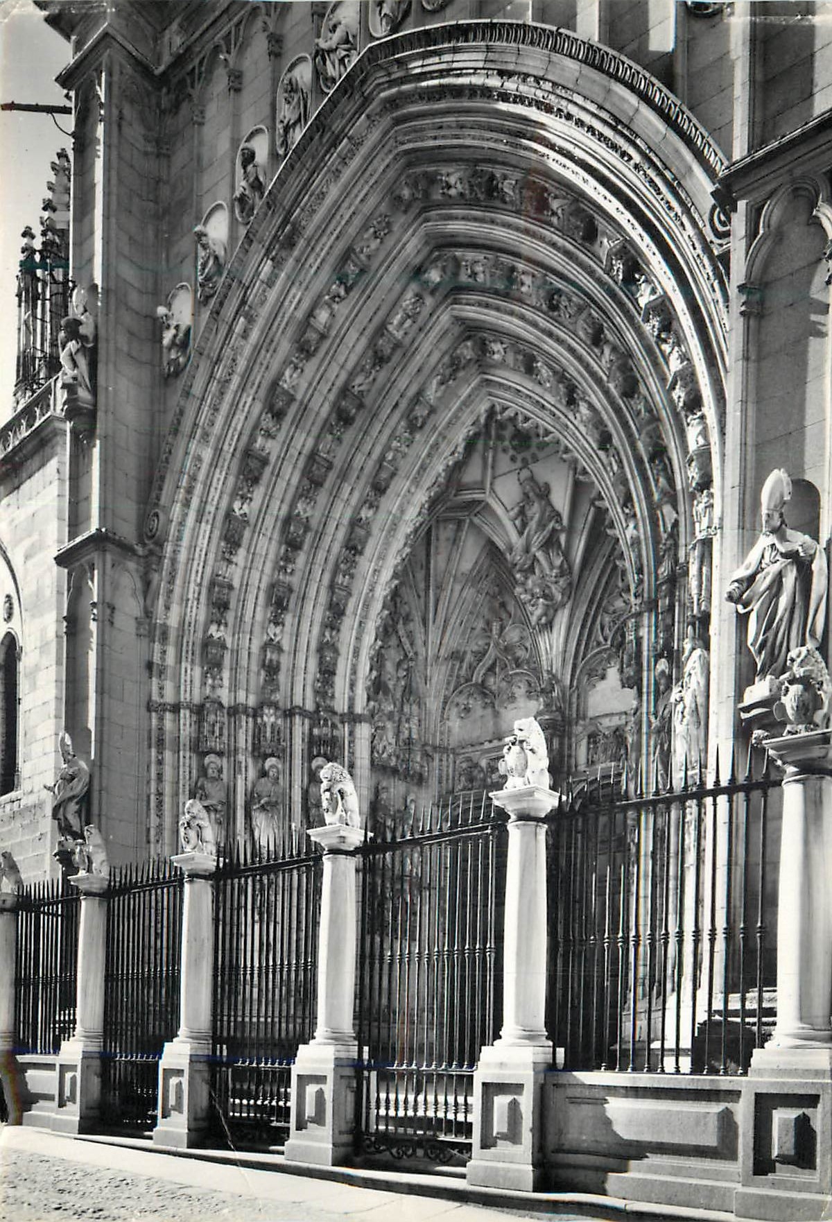 CPM Toledo Cathedrale Porte des Lions