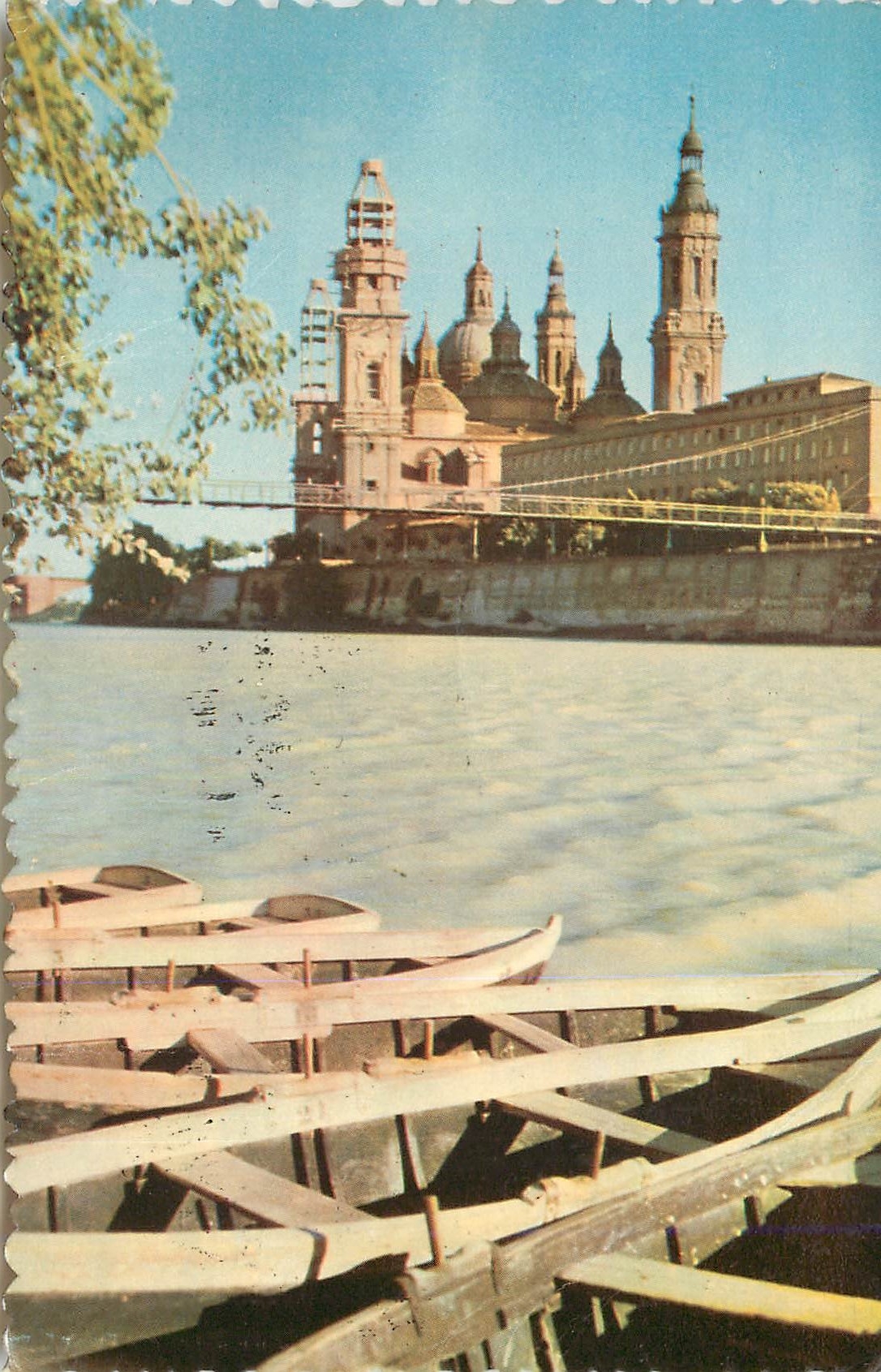 CPM Zaragoza Temple de Notre Dame de El Pilar et Rivage sur le Fleuve Ebra