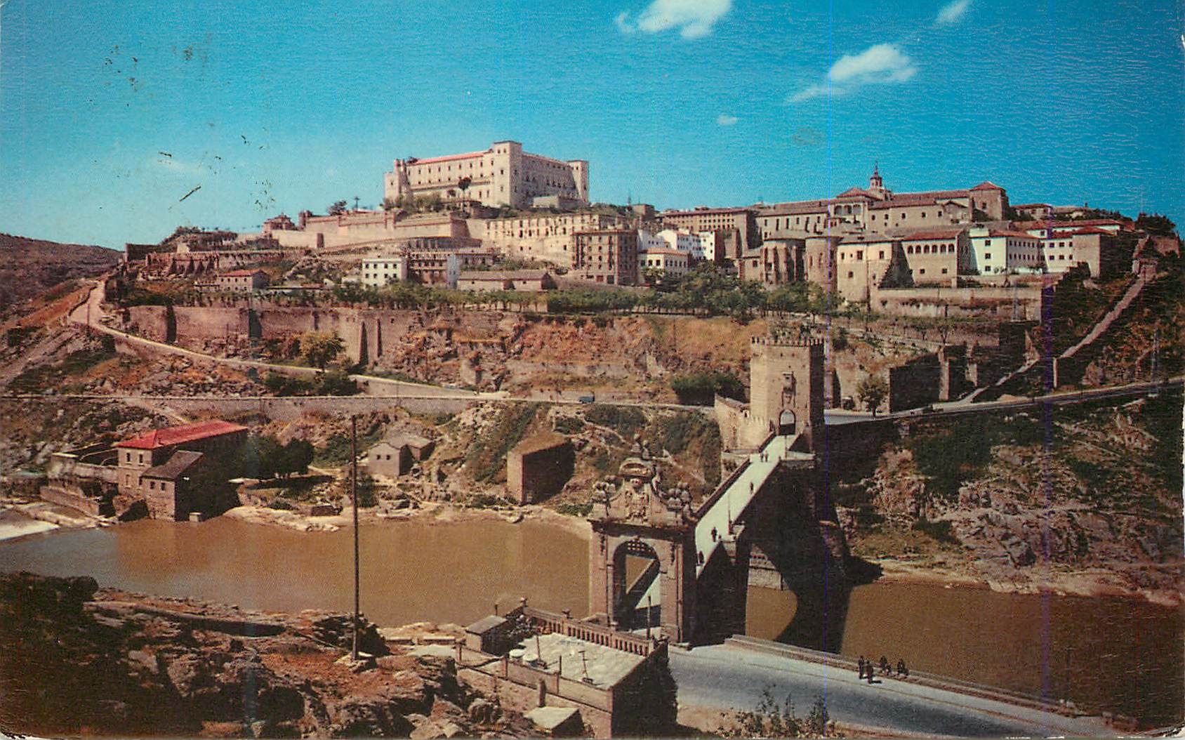 CPM Toledo Vue Generale et Pont d'Alcantara