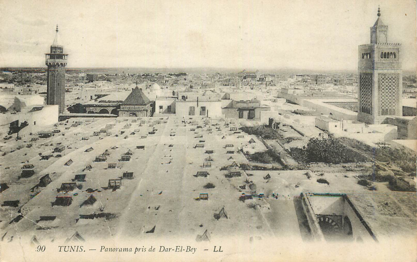 CPA Tunis Panorama pris de Dar el Bey