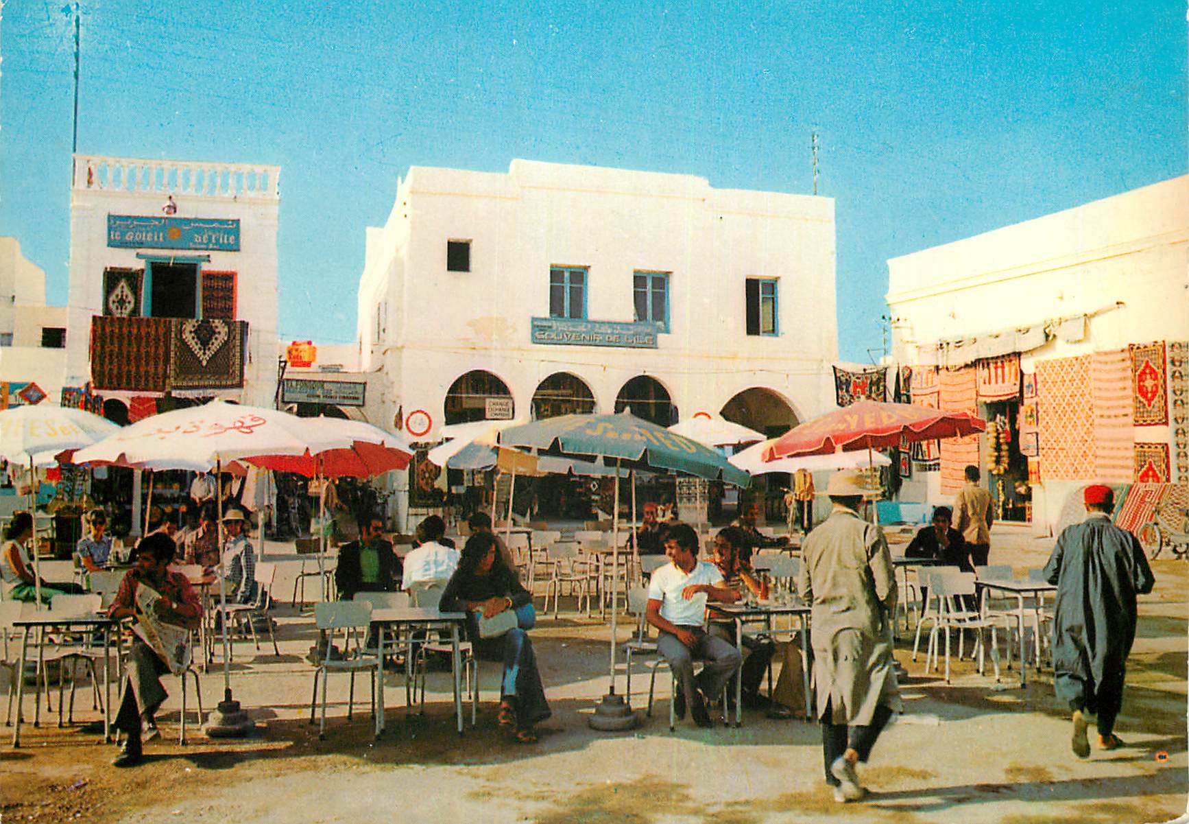 CPM Hount Souk:la Place de la Cafe