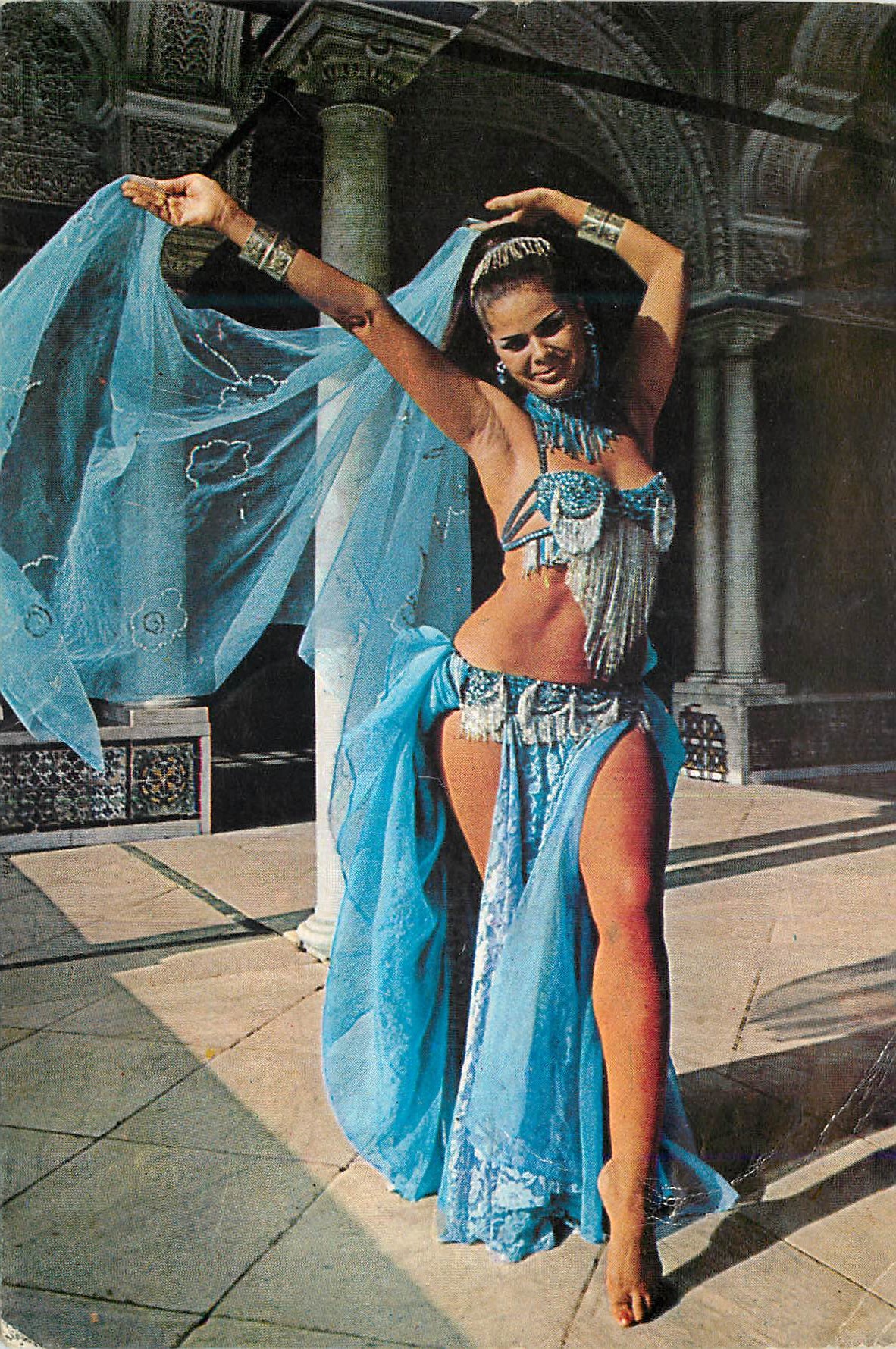 CPM Tunisie La Danseuse Ahlem 
