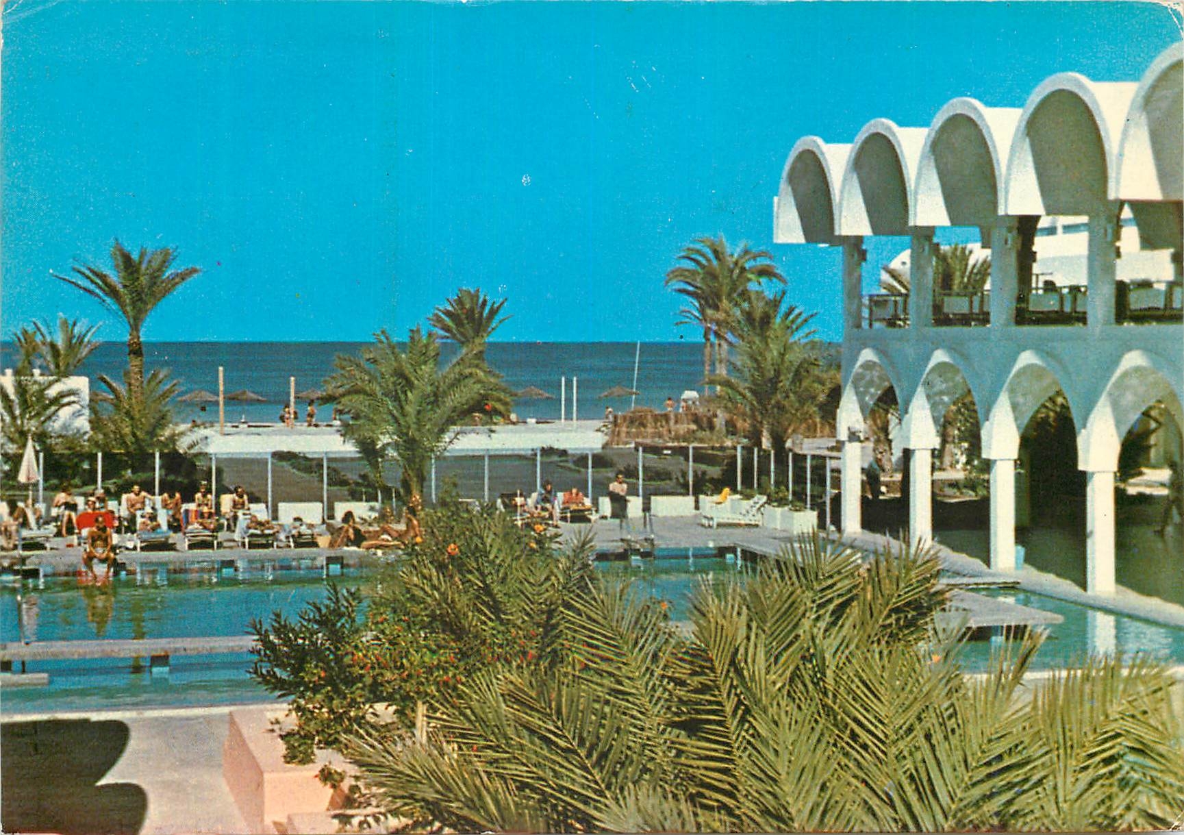 CPM Hotel Dar Jerba Tunisie Une piscine et la mer 