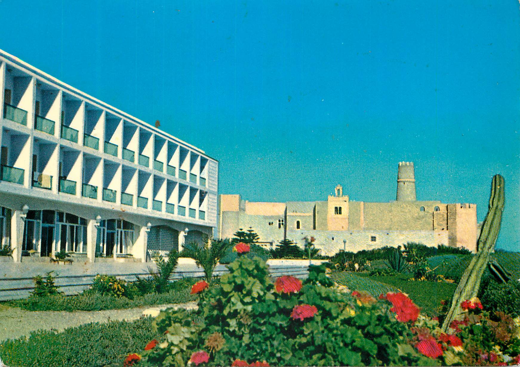 CPM Monastir Hotel Esplanade fasade et vue sur le Ribat 
