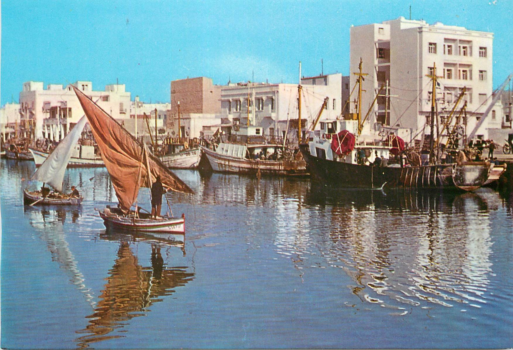 CPM Sfax Le port de peche Bateaux