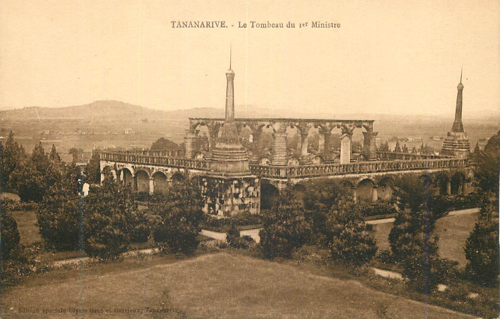 CPA Tananarive Le Tombeau du Ministre 