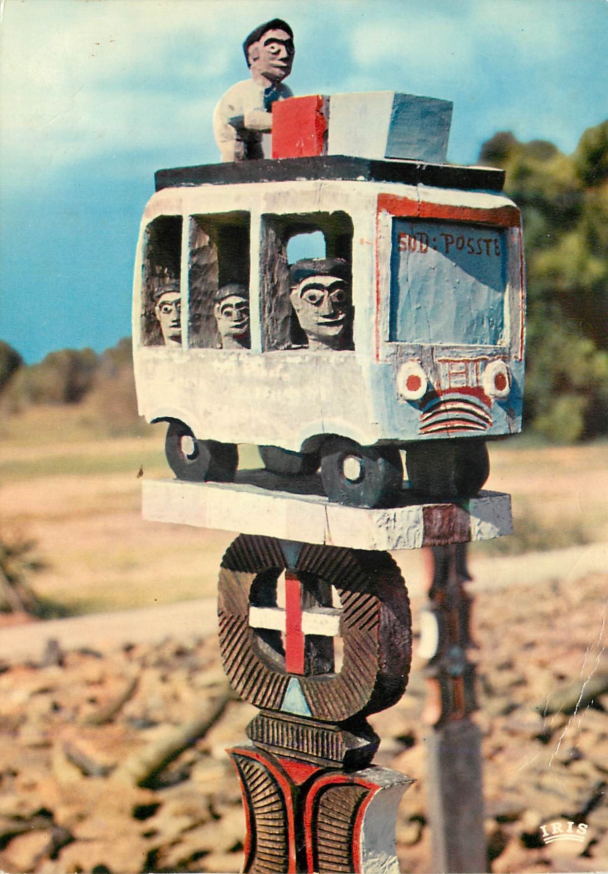 CPM Madagascar Art Mahafaly En voyage